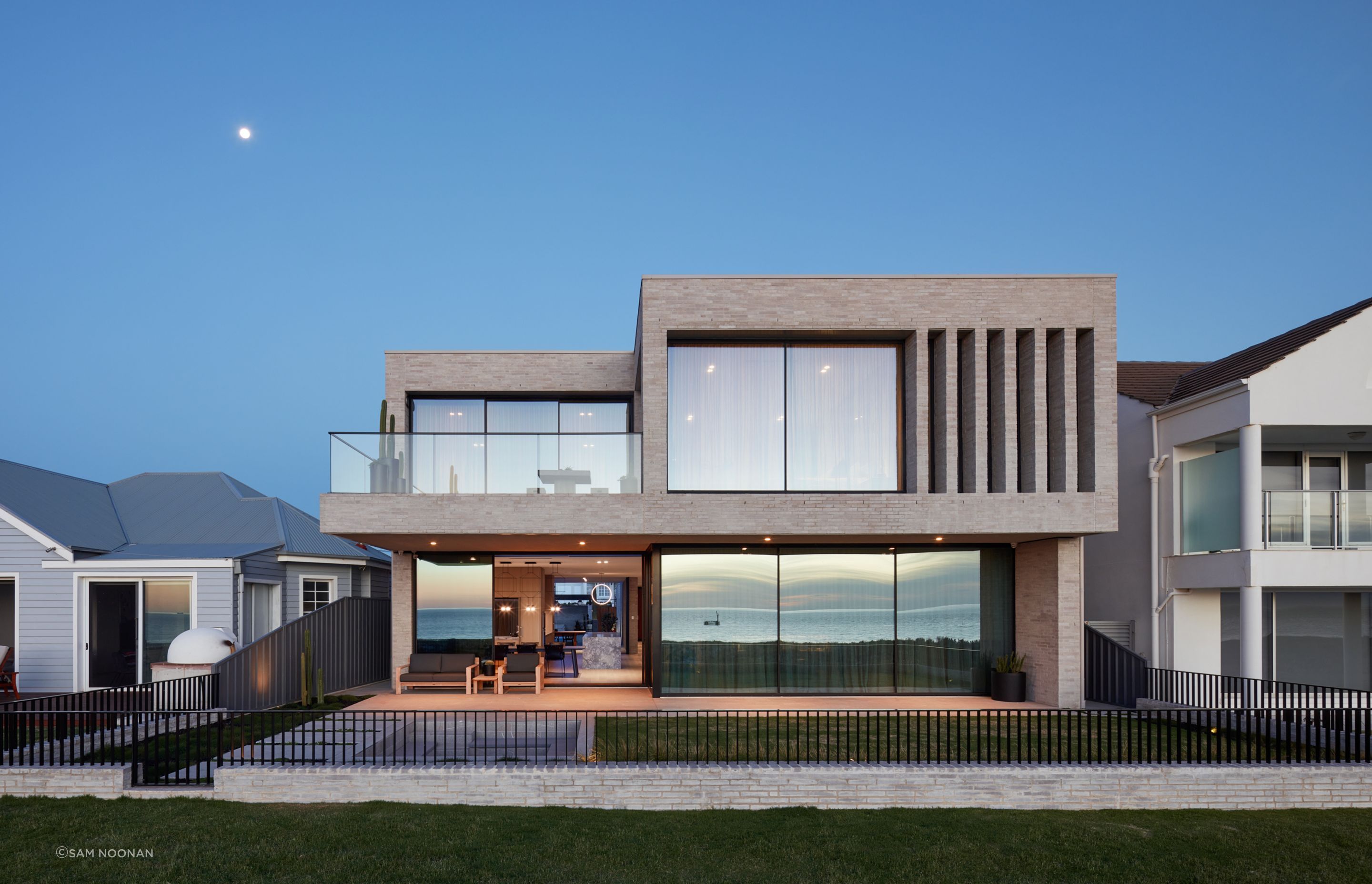 Tennyson Residence by Enzo Caroscio Architects