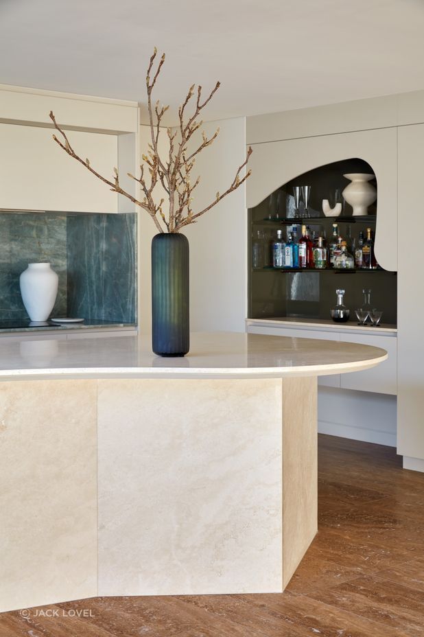 A design language where form and function coalesce in unity is prevalent throughout the home.