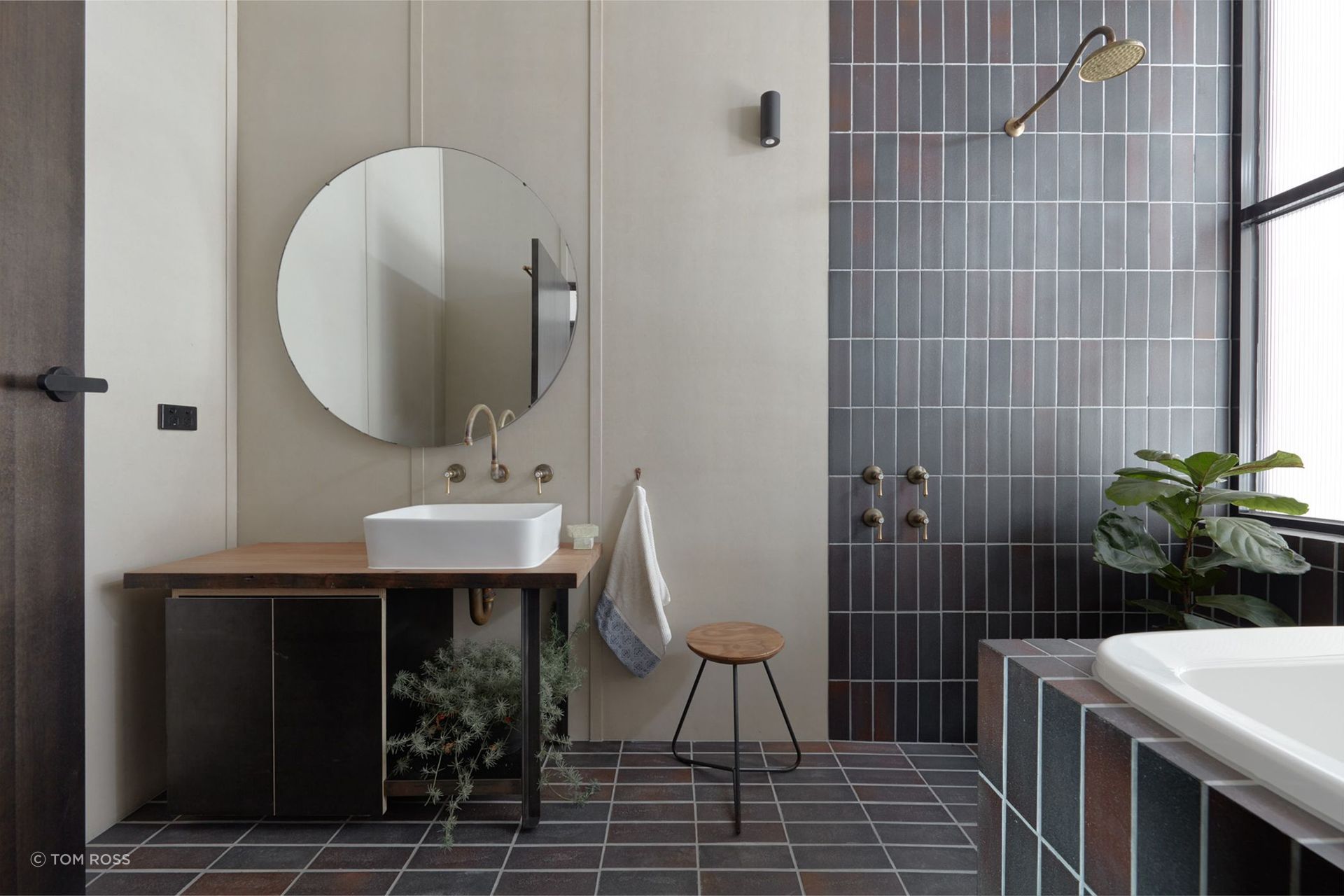 The second floor speaks of serenity, home to a compact mezzanine for sleeping and bathing.