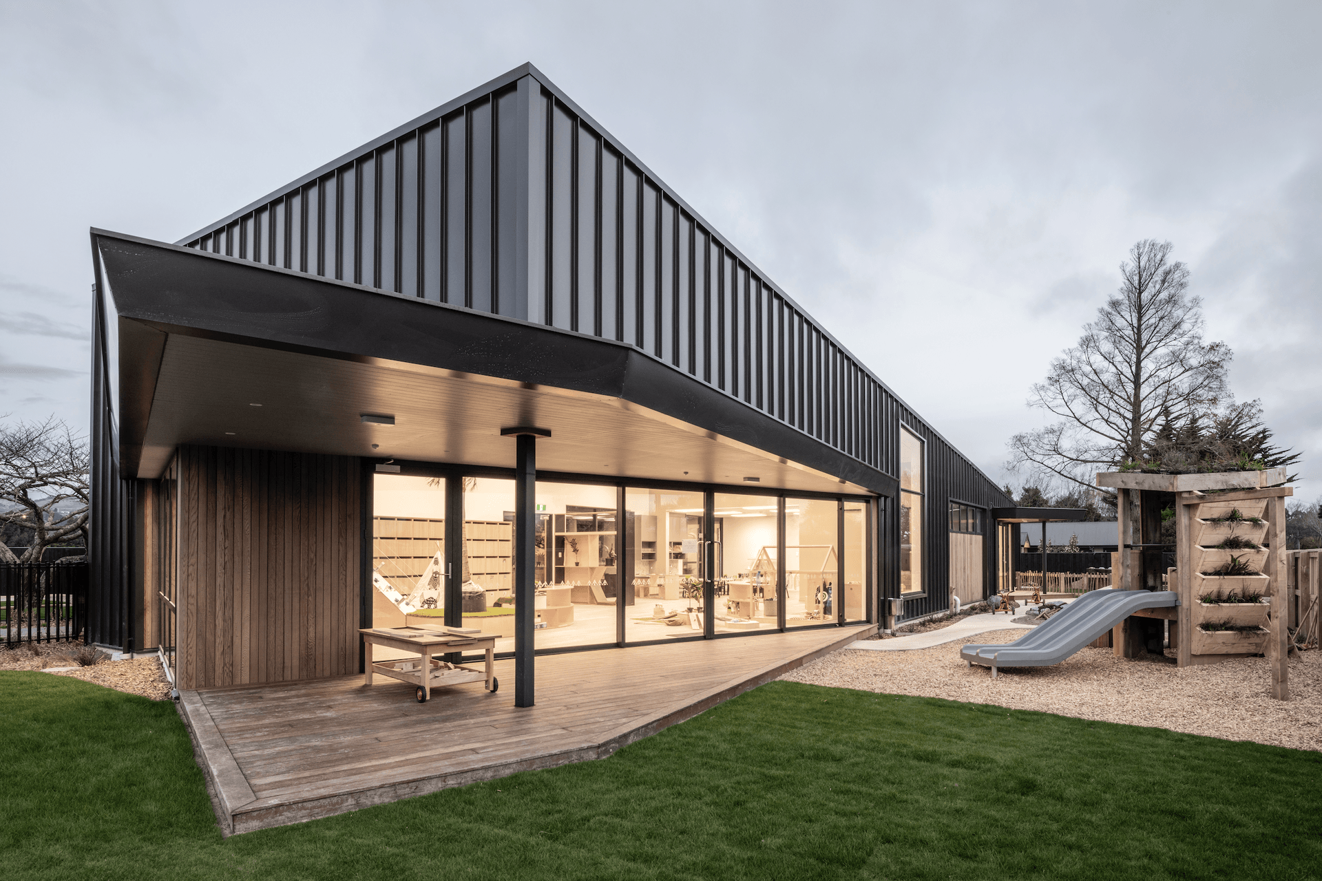 There’s something so well thought out about the way South Architects have gone about this space – the central courtyard connotes a feeling of connection, of community, and togetherness.