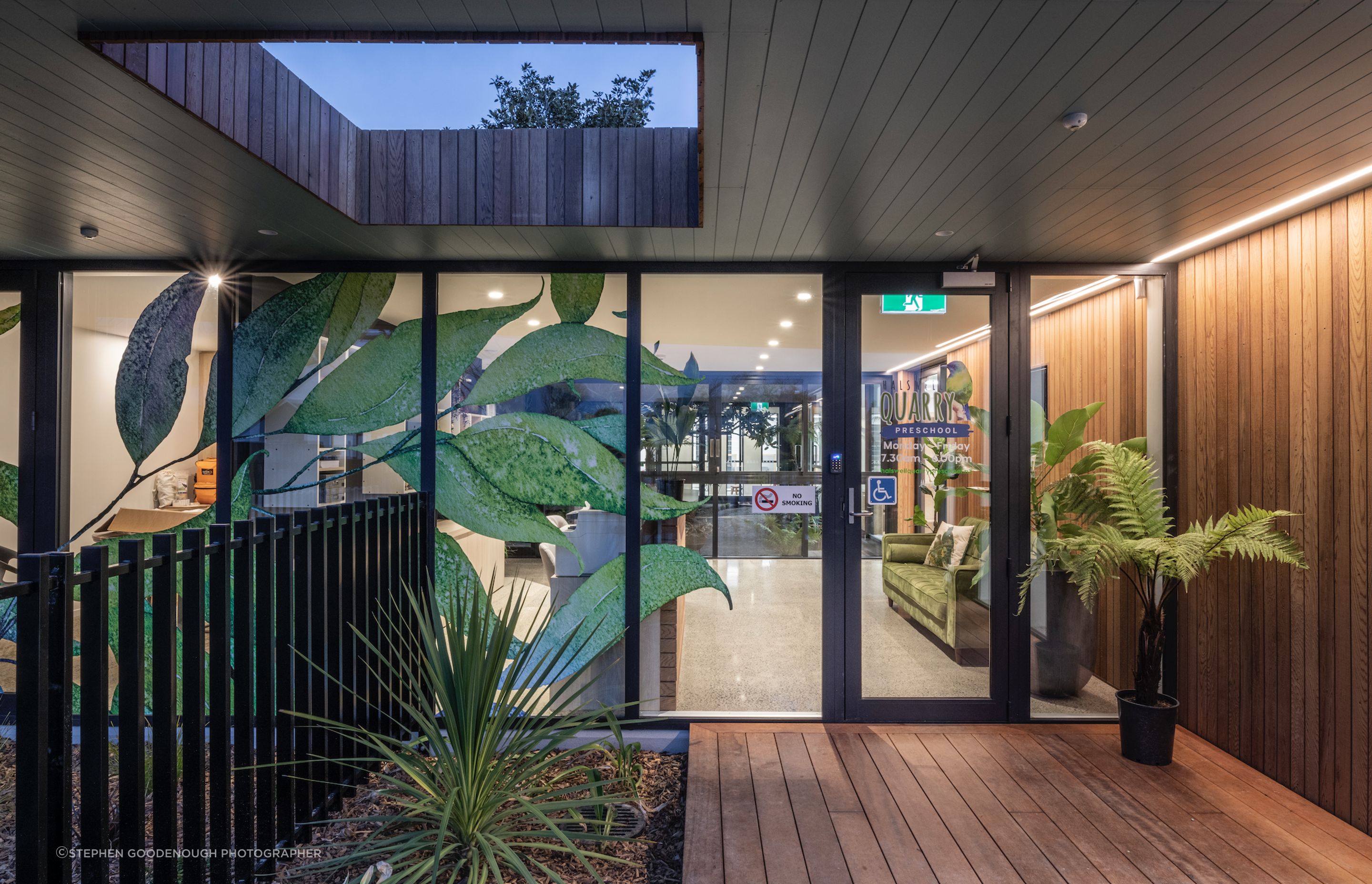 There’s a sense of ease and serenity here, with the timber contrasting nicely with the rawness of exposed concrete floors.