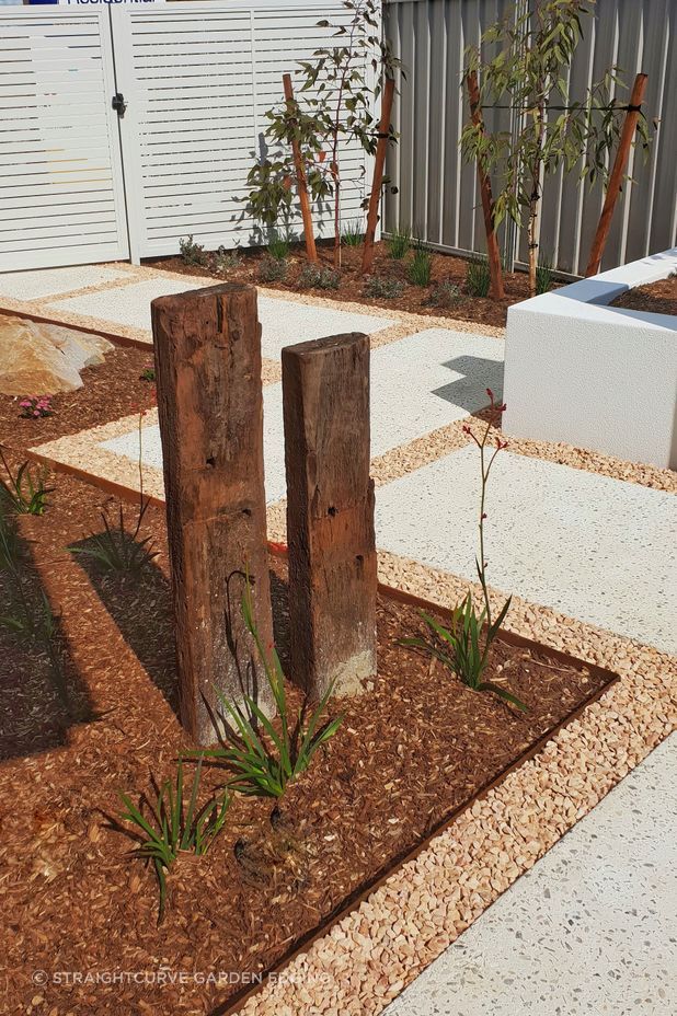 Straightcurve's Rigid Garden Edging is designed for straight, angular and geometric landscaping designs.