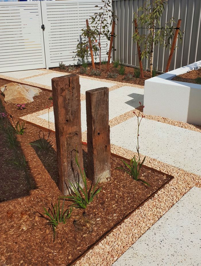 Straightcurve's Rigid Garden Edging is designed for straight, angular and geometric landscaping designs.