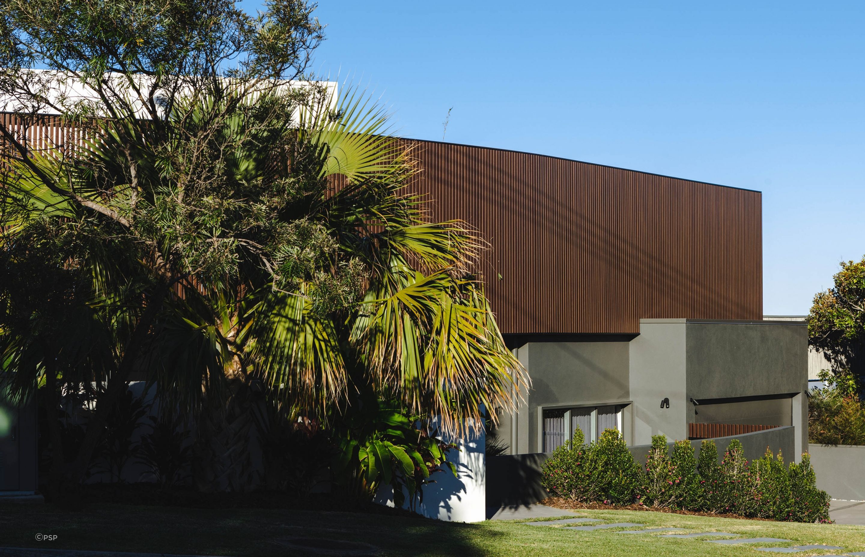 The sublimation process creates the look of real wood in a range of profile types, colours and size options. The longest length available is 5650mm.