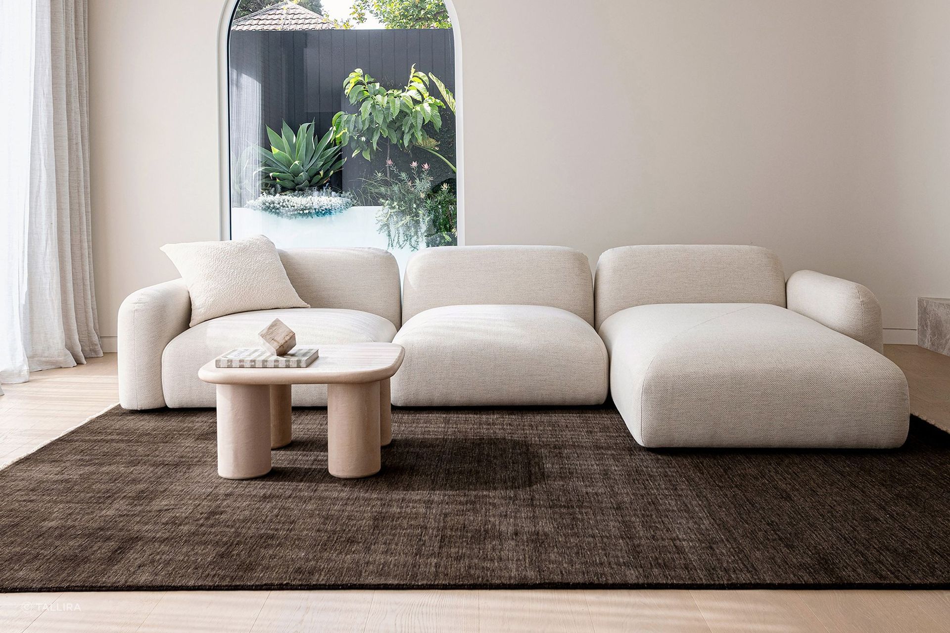 Mollis Grande sofa.