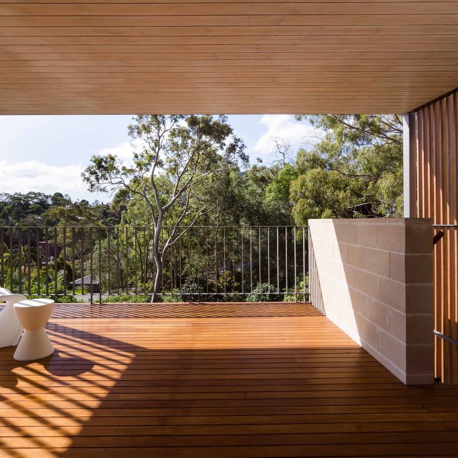 Beauty that lasts: nail-free decking