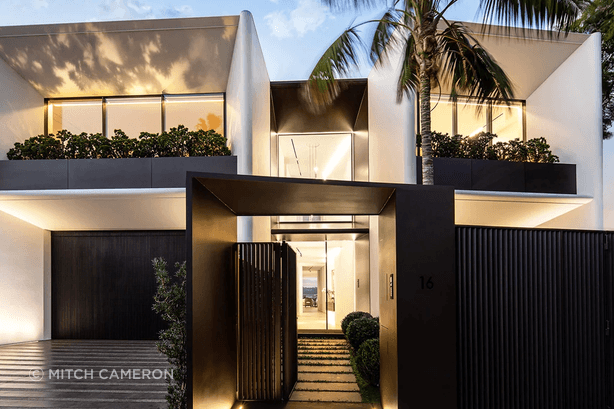 Sydney Art House illuminated