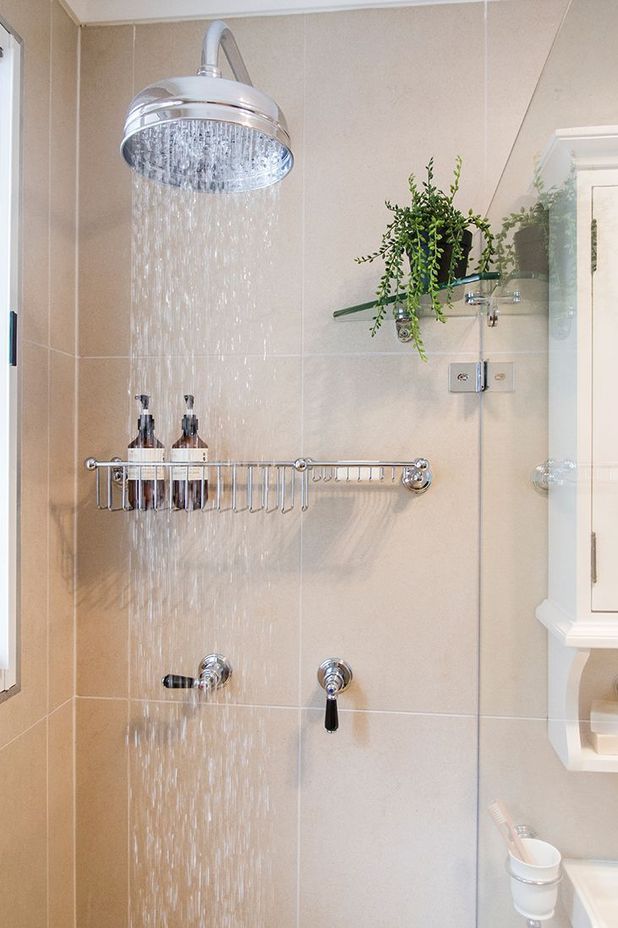 1Perrin-and-Rowe-Shower-Basket-with-Soap-Tray.jpg
