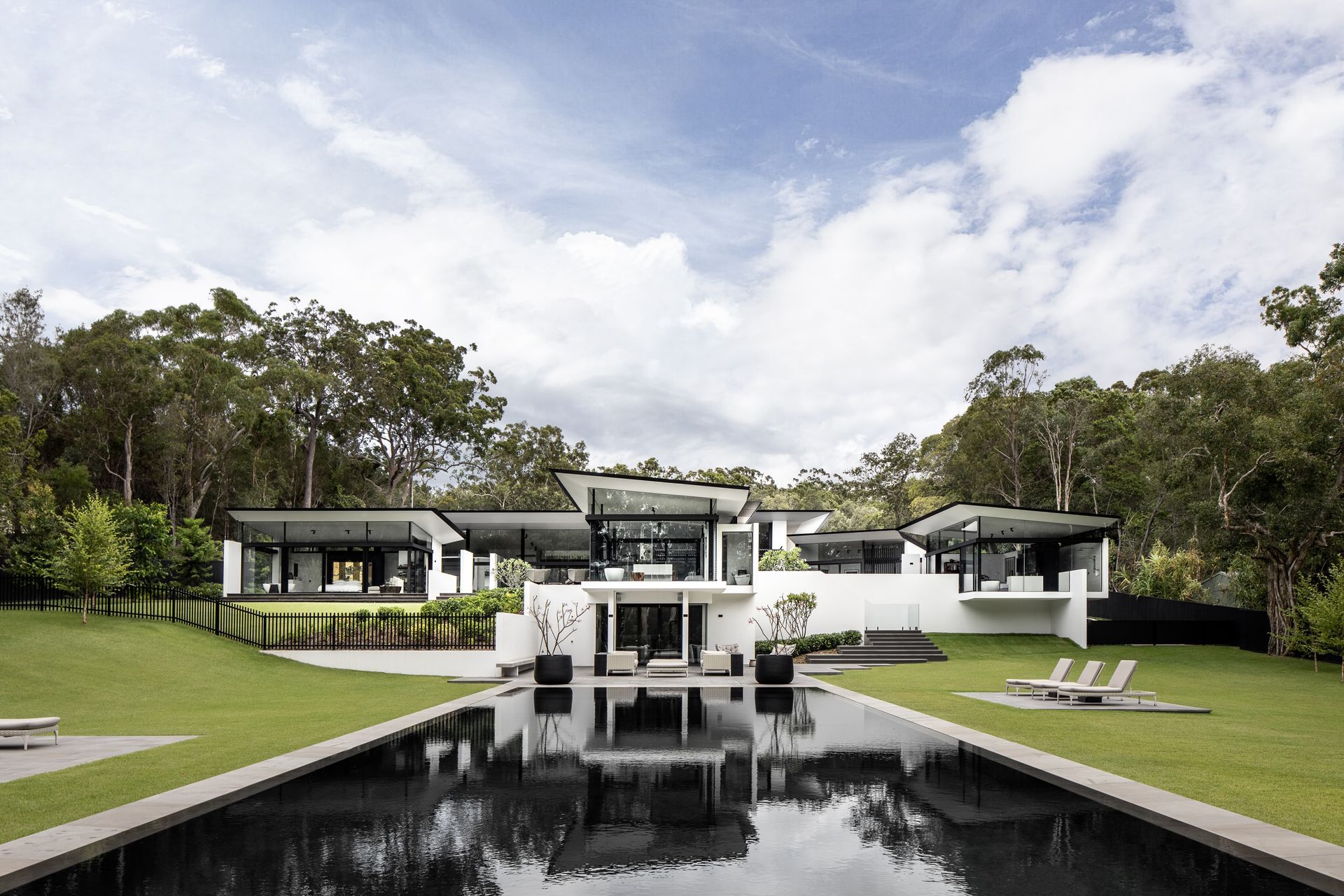 Noosa House by Robinson Architects | Photography by Felix Mooneeram