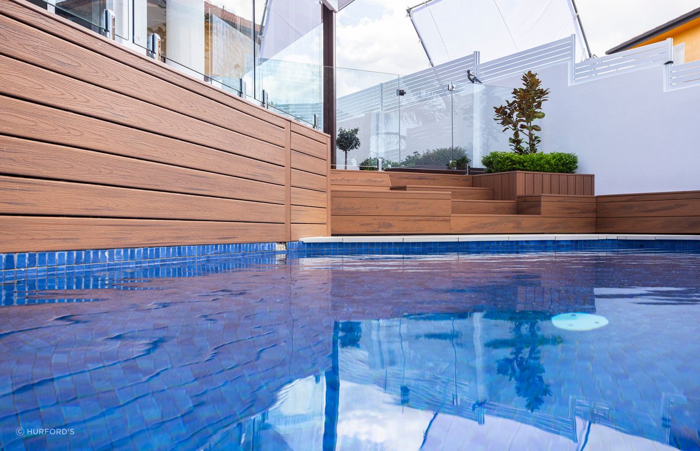 Trex Transcend Lineage features a sophisticated woodgrain but without the maintenance hassles.