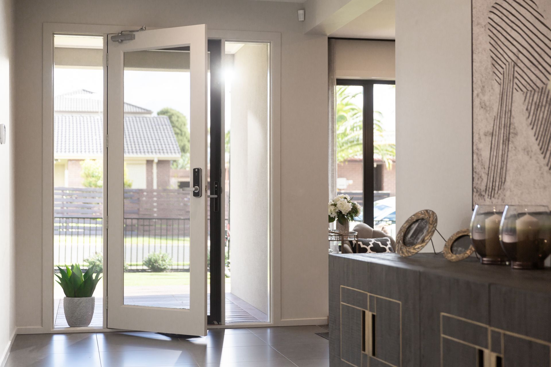 Now compatible with all Yale Smart Locks, the Dual Door functionality provides the opportunity for customers to have more freedom and choices to select the best possible entrance solution.
