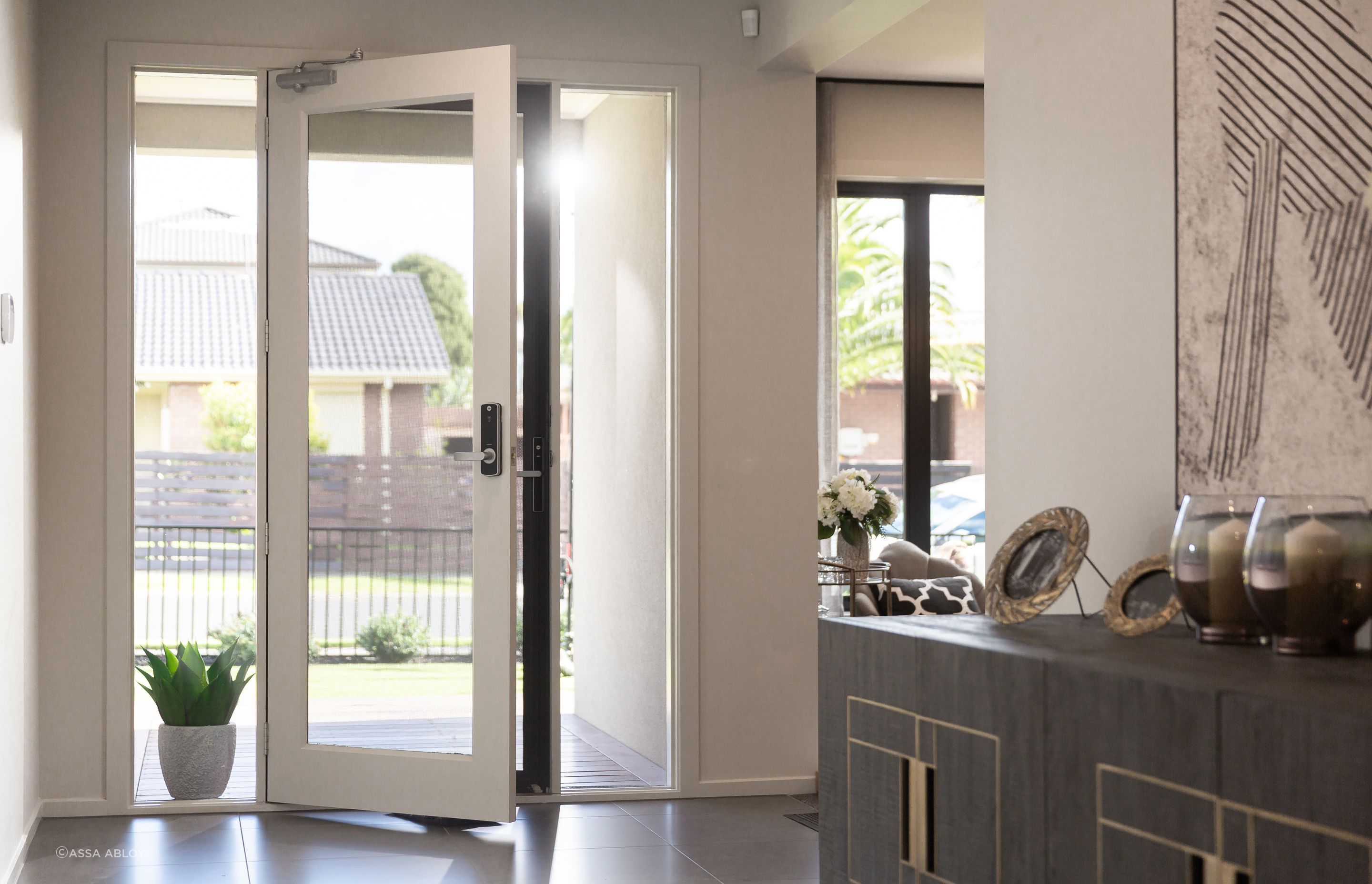 Now compatible with all Yale Smart Locks, the Dual Door functionality provides the opportunity for customers to have more freedom and choices to select the best possible entrance solution.