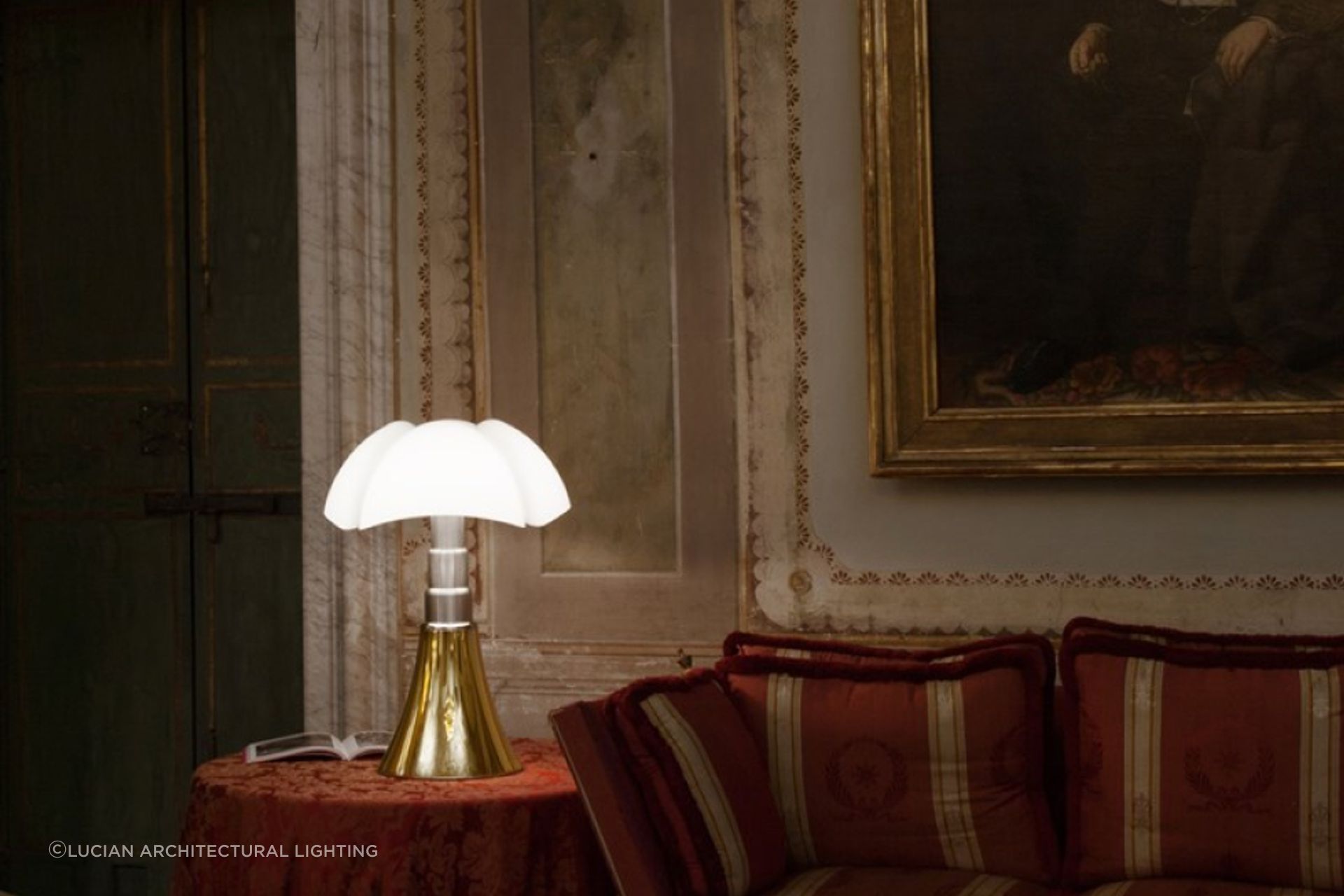With its eye-catching, retro-futuristic design, the Martinelli Luce Pipistrello lamp is perfect as a statement piece on a side table or console.