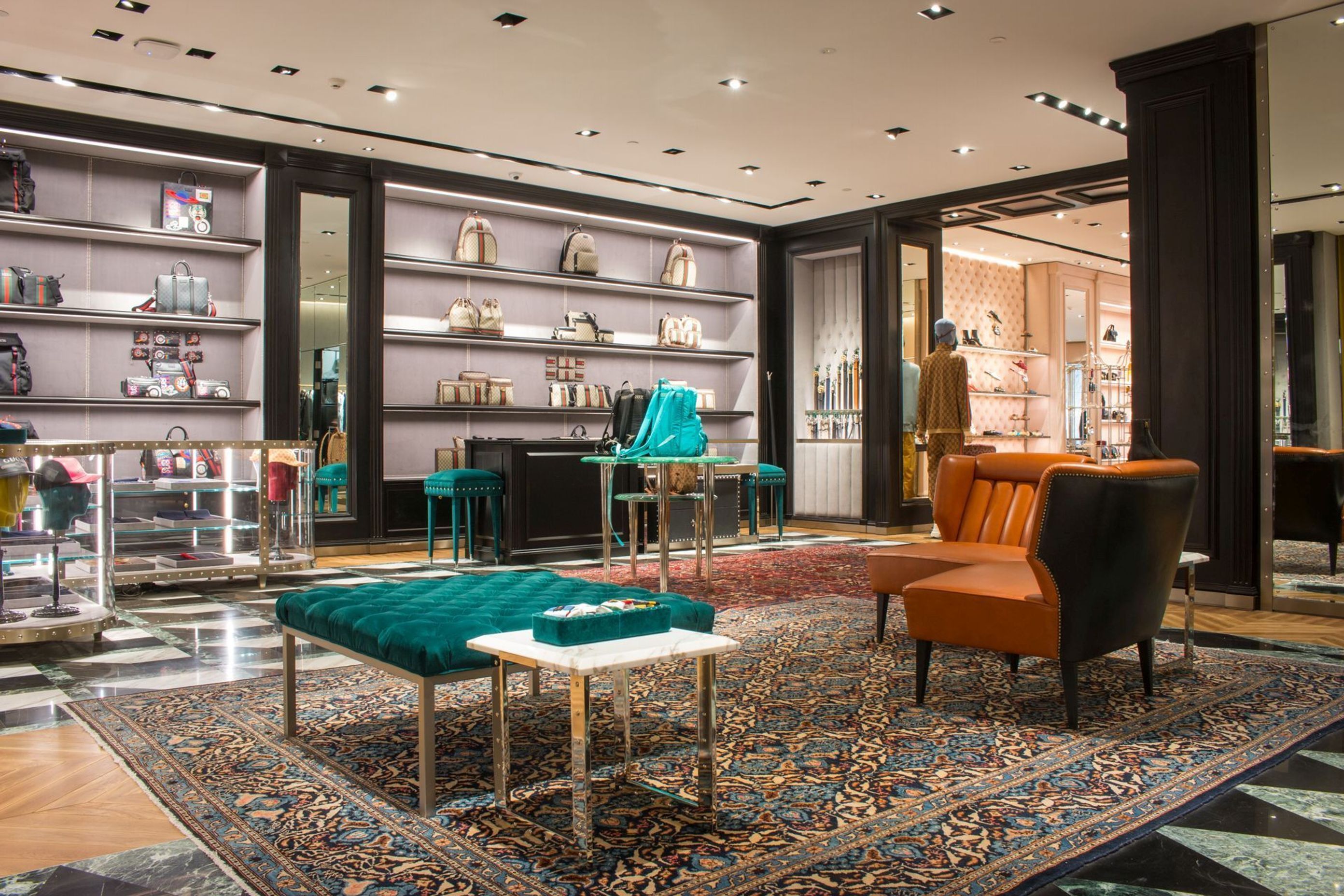 Dimension imports the international brand’s items, often made of expensive materials such as glass, polished brass or mosaic tiles.
