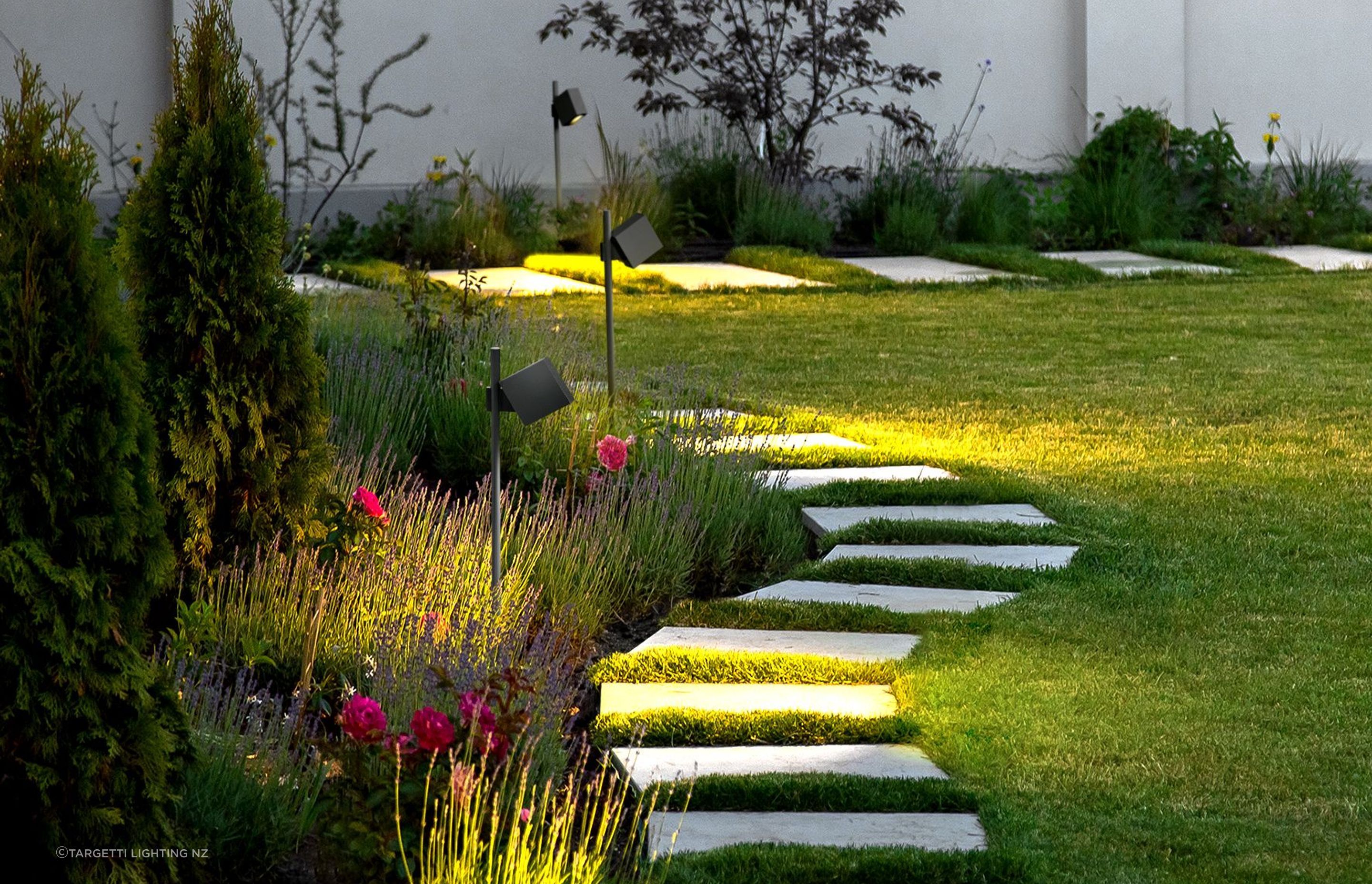 The beautifully designed Applique Bollard will stylishly light up any outdoor space
