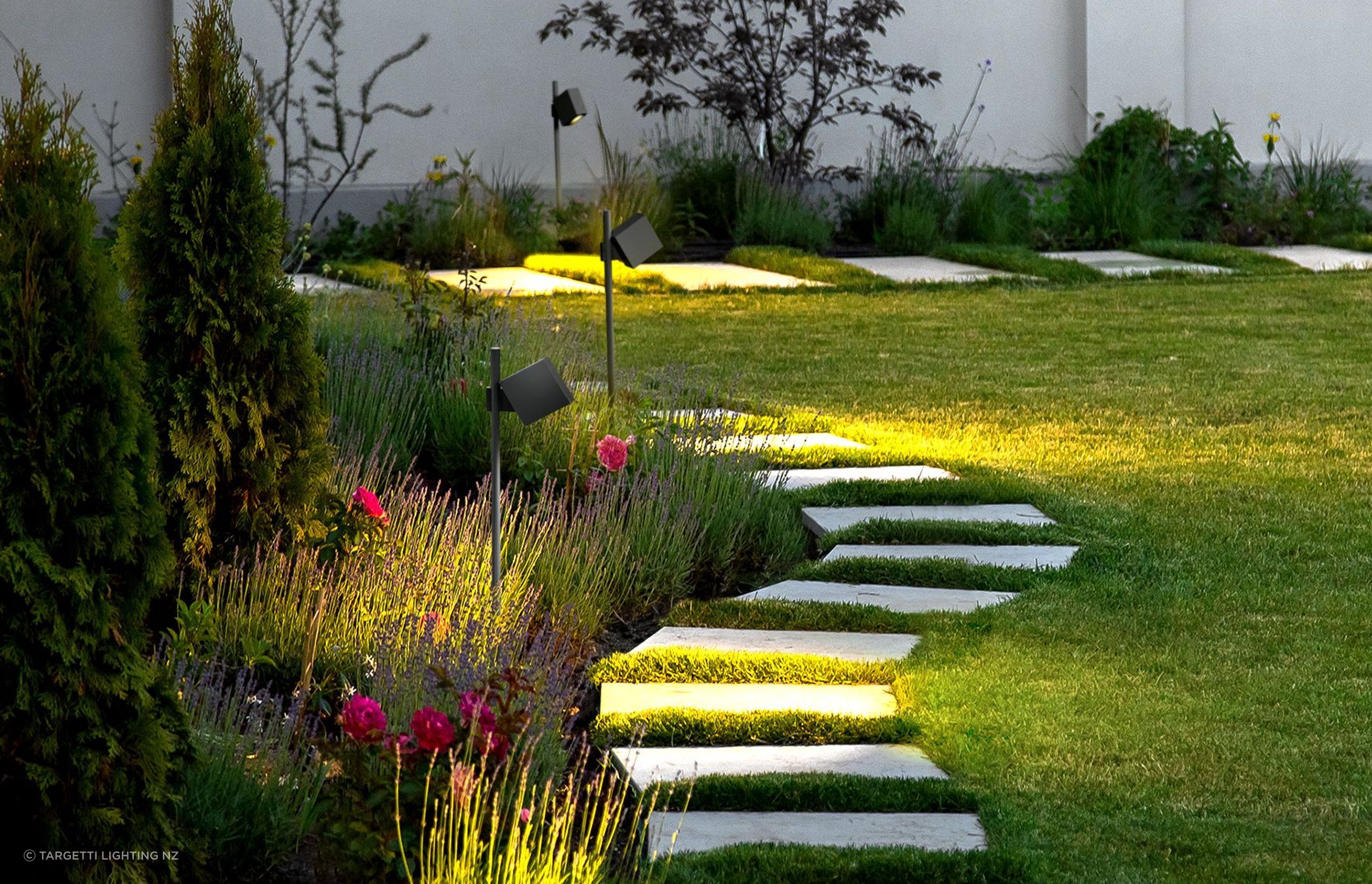 The beautifully designed Applique Bollard will stylishly light up any outdoor space
