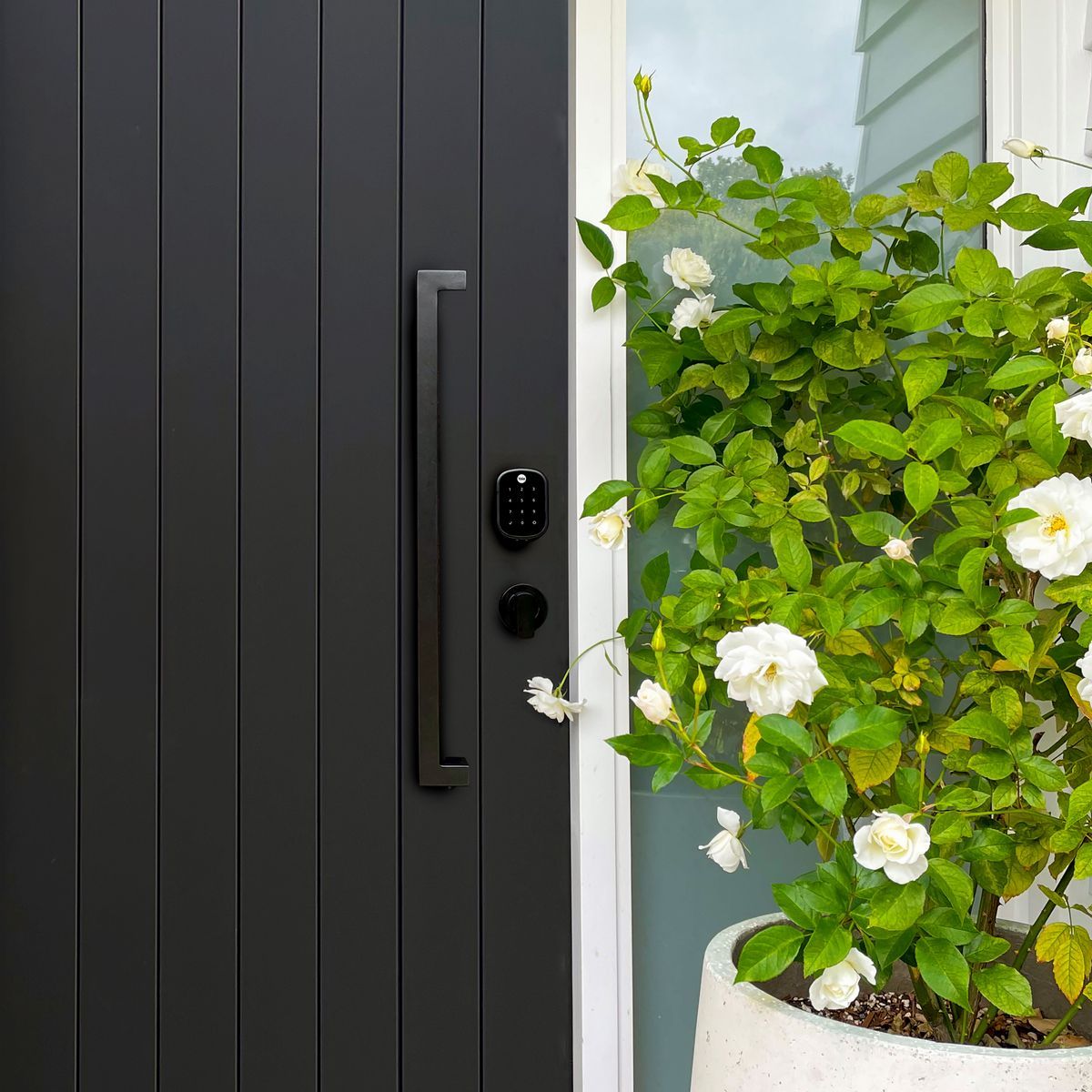 Convenience redefined: streamlining daily life with smart door hardware solutions