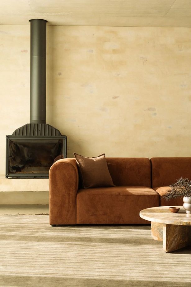 BERGSOFA12900x.jpg