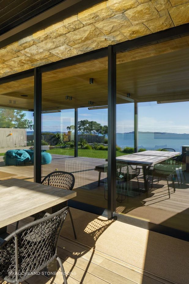 It was important for the limestone to integrate with the aluminium flashings and the louvre system on the deck.