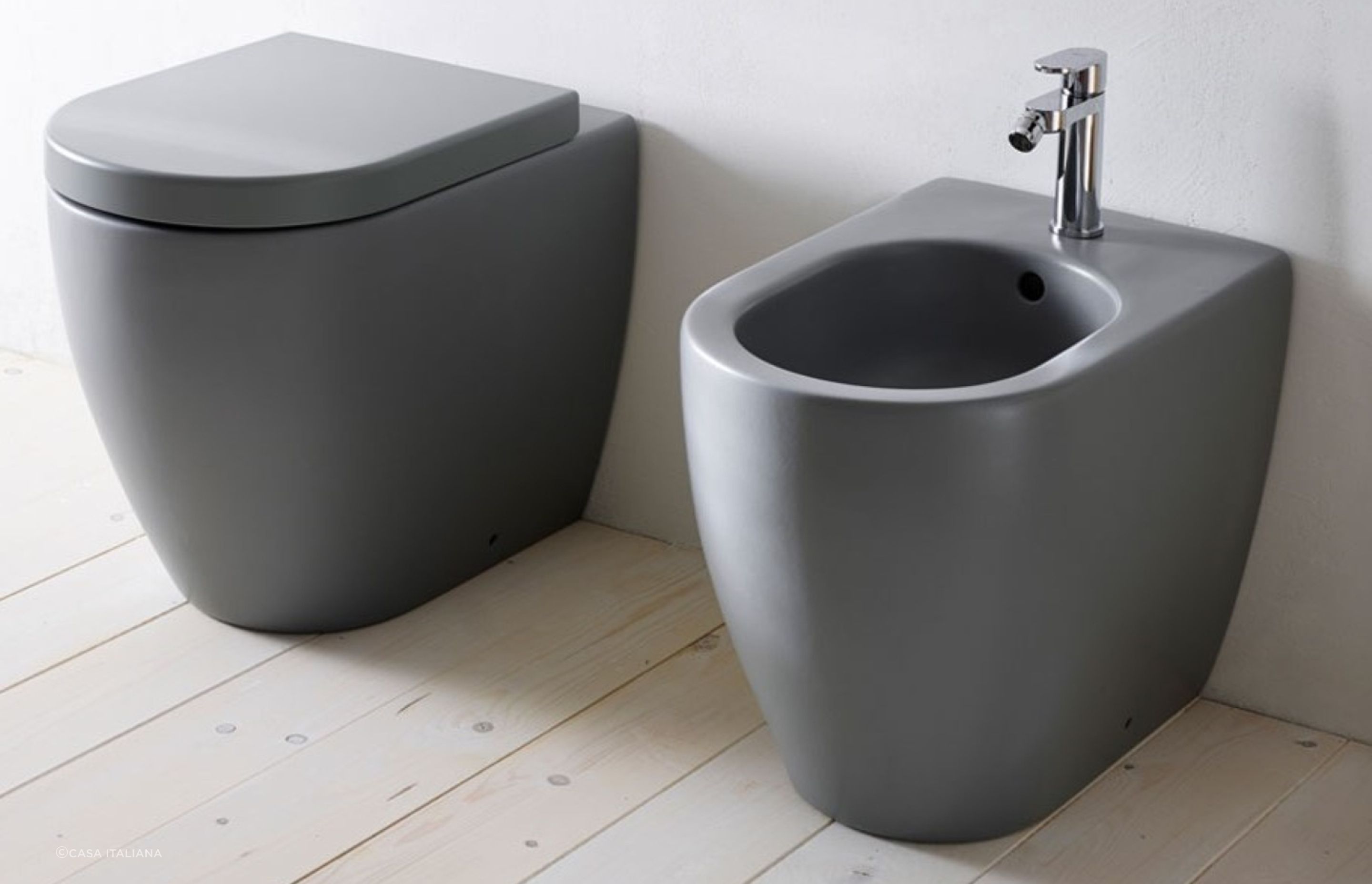 The elegant, high-end back to wall toilet and bidet from the Smile Collection by cielo.