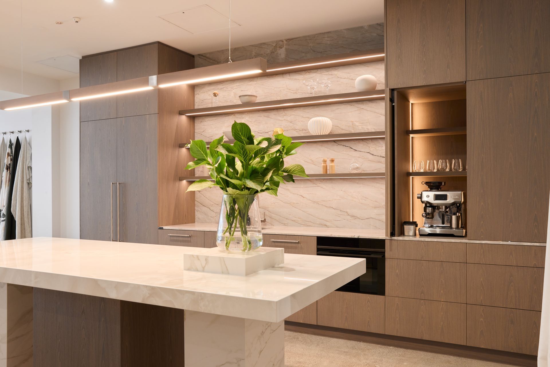 Bestwood's Evoake in a crown cut was chosen for its uniform,  easy-to-work-with layon for this stunning showroom kitchen by designer Georgia Langridge of Modi Design.