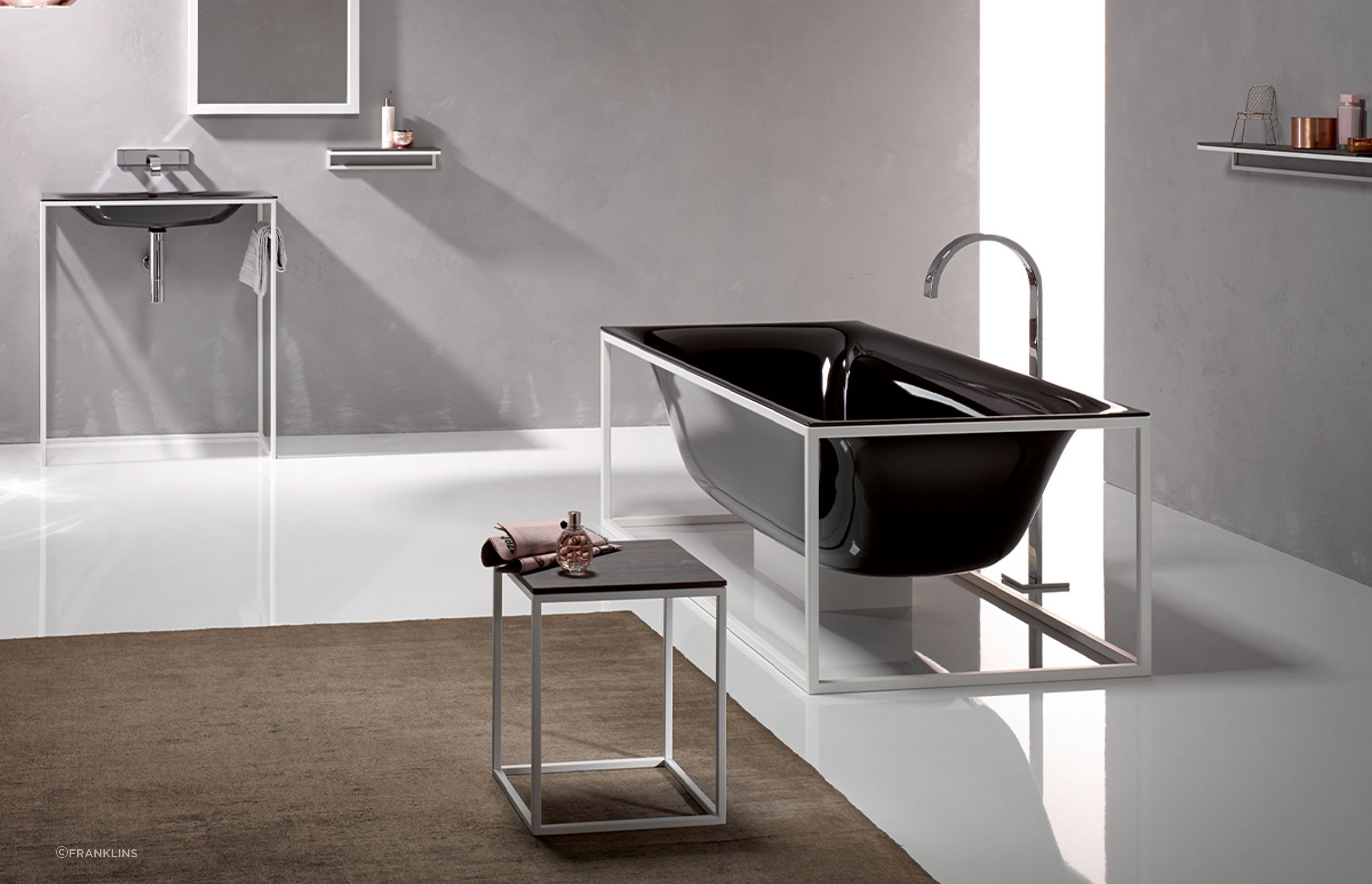 The beautiful BetteLux Freestanding Bath and its stunning organic shape with glazed titanium steel