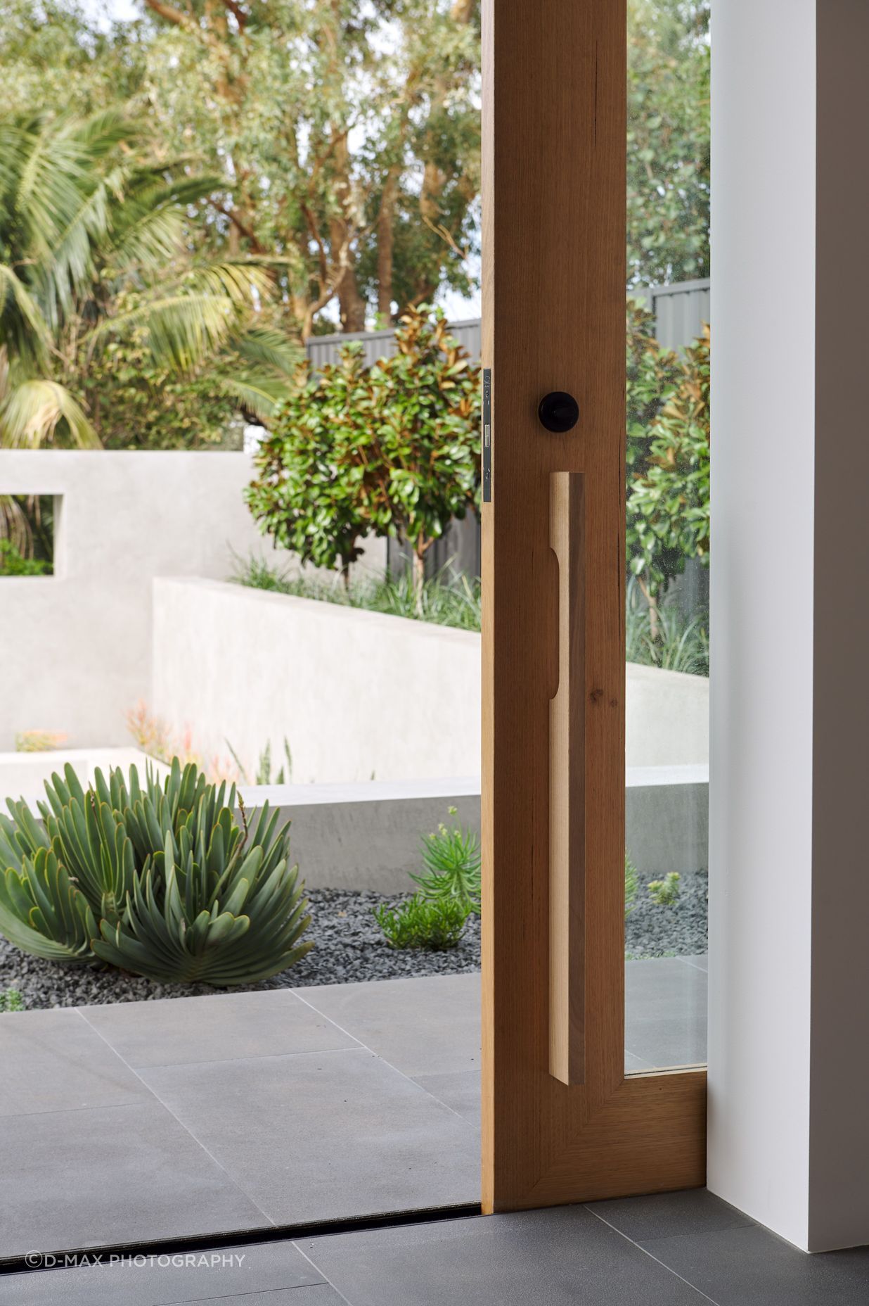 The Bodo Timber Feature Door Handle is the perfect mix of style and strength, crafted from beautiful, durable timber for a timeless and natural look.
