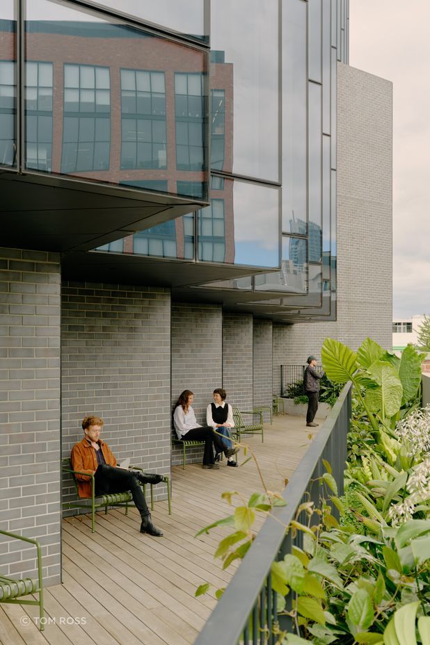 Brick Inlay provided the flexibility needed to meet Fieldwork's unique facade design.