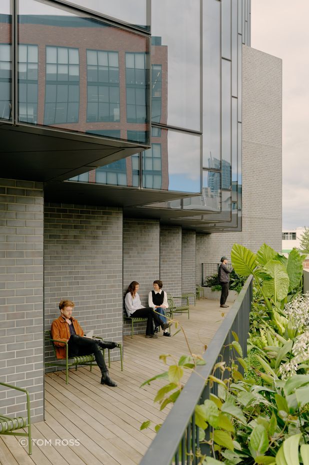 Brick Inlay provided the flexibility needed to meet Fieldwork's unique facade design.
