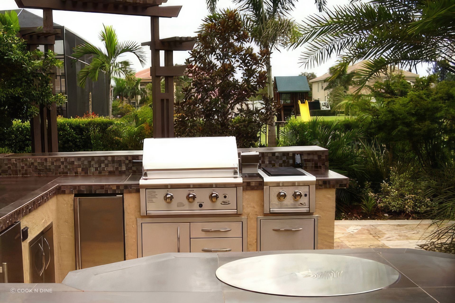Cook N Dine’s high-quality built-in teppanyaki grills are robust, safe and compliment all varieties of indoor and outdoor settings. By getting the grill built into whatever surface you choose it will integrate seamlessly with the rest of the room. They come in both round and rectangular options in a range of sizes.