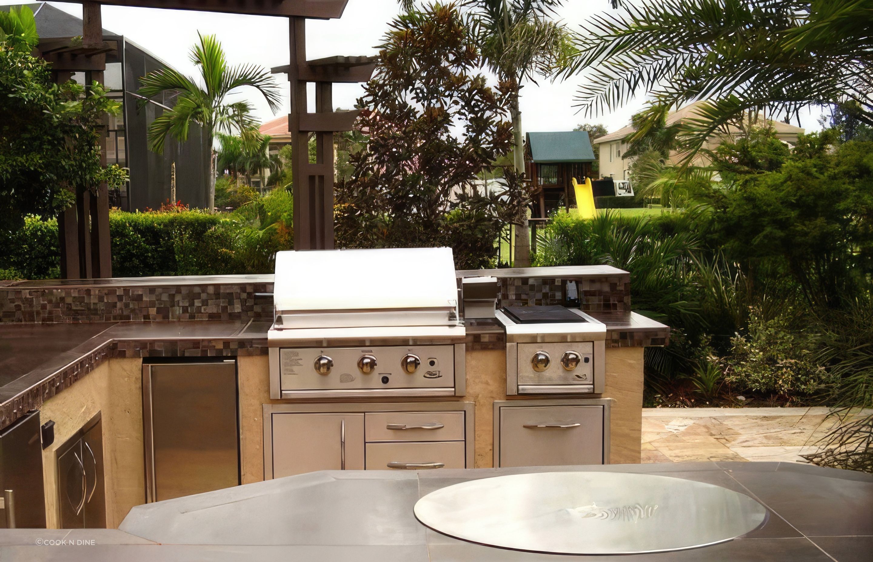 Cook N Dine’s high-quality built-in teppanyaki grills are robust, safe and compliment all varieties of indoor and outdoor settings. By getting the grill built into whatever surface you choose it will integrate seamlessly with the rest of the room. They come in both round and rectangular options in a range of sizes.