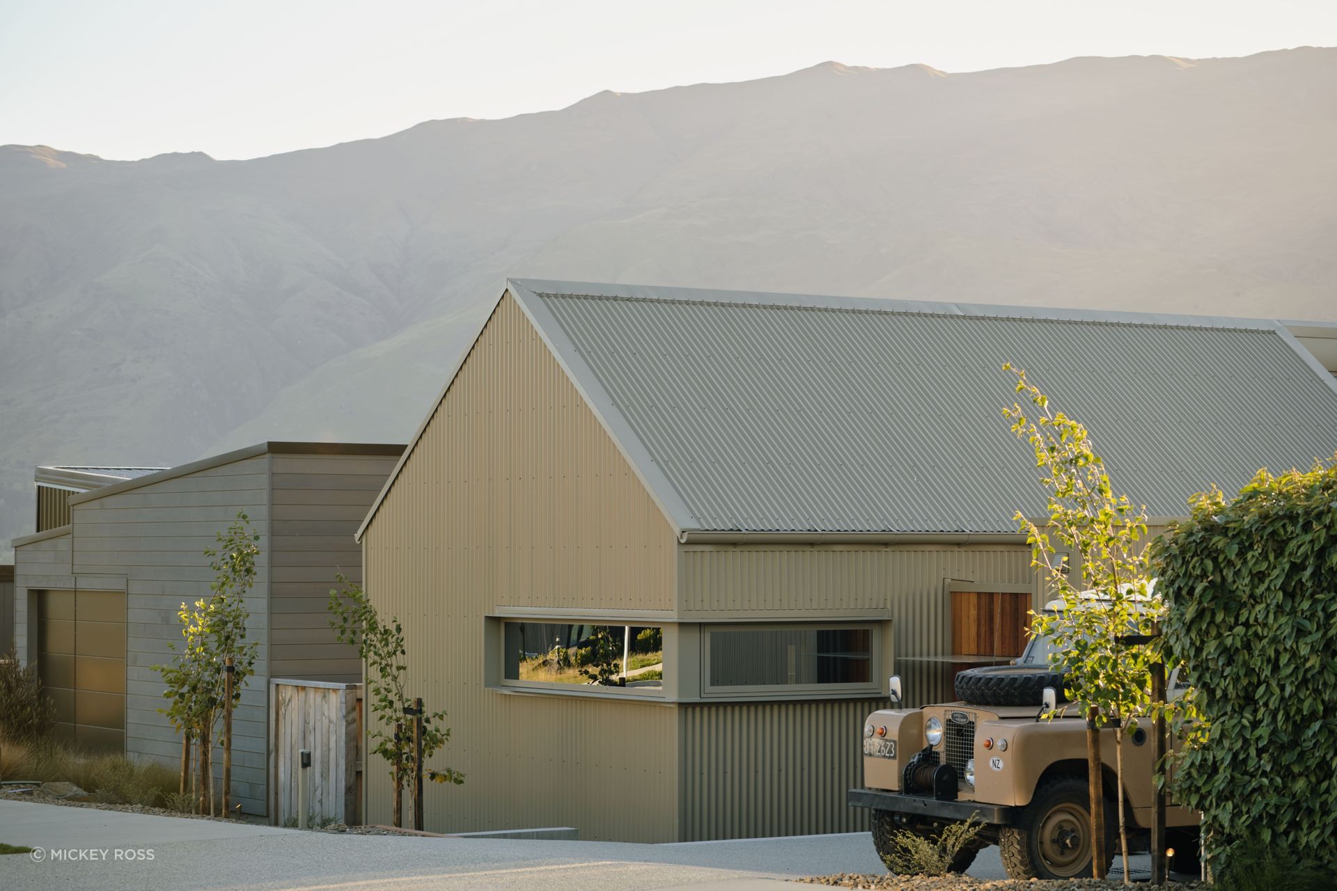 The artfully crafted retreat in Wanaka features COLORSTEEL corrugate cladding Lichen.