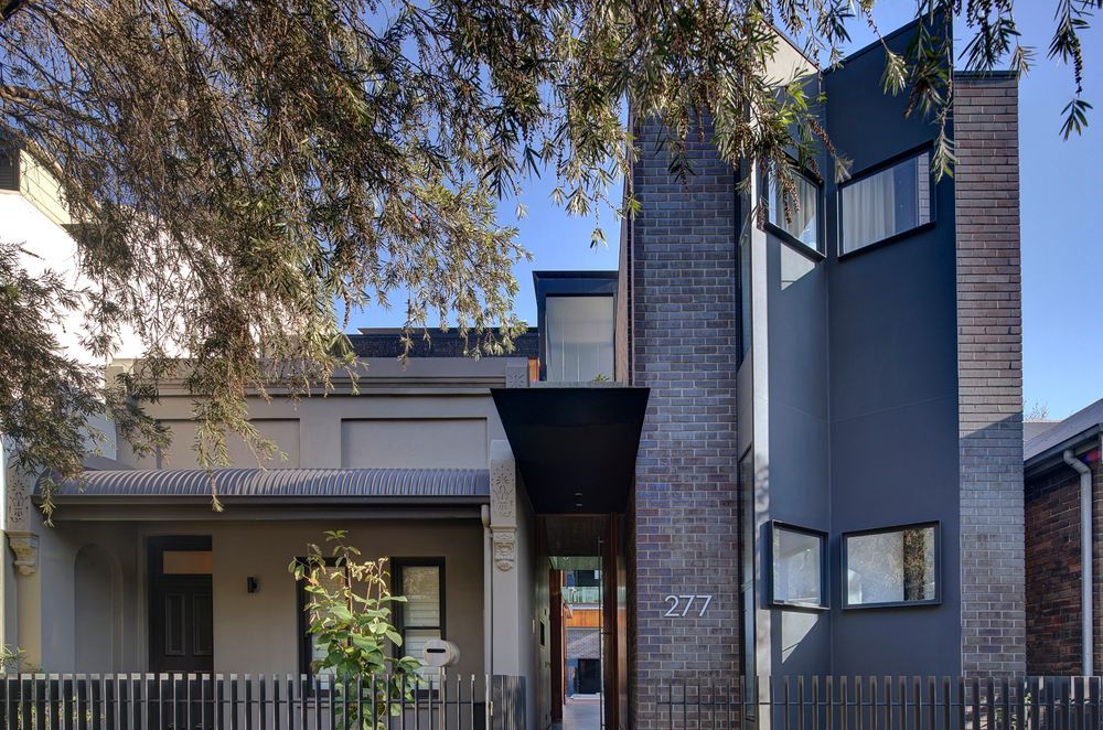 European influences and dramatic design with Spiegel Haus in Sydney - Photography: Brett Boardman