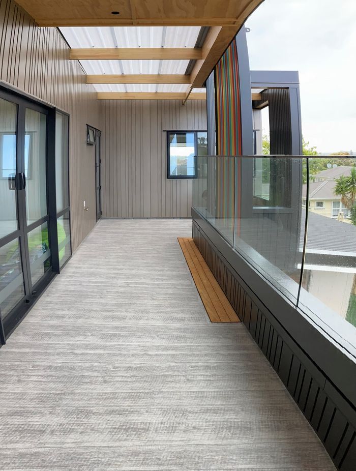 Dec-K-ing is a waterproofing vinyl sheet membrane originally designed in the 1980s for the marine industry, now used in residential and commercial construction projects.