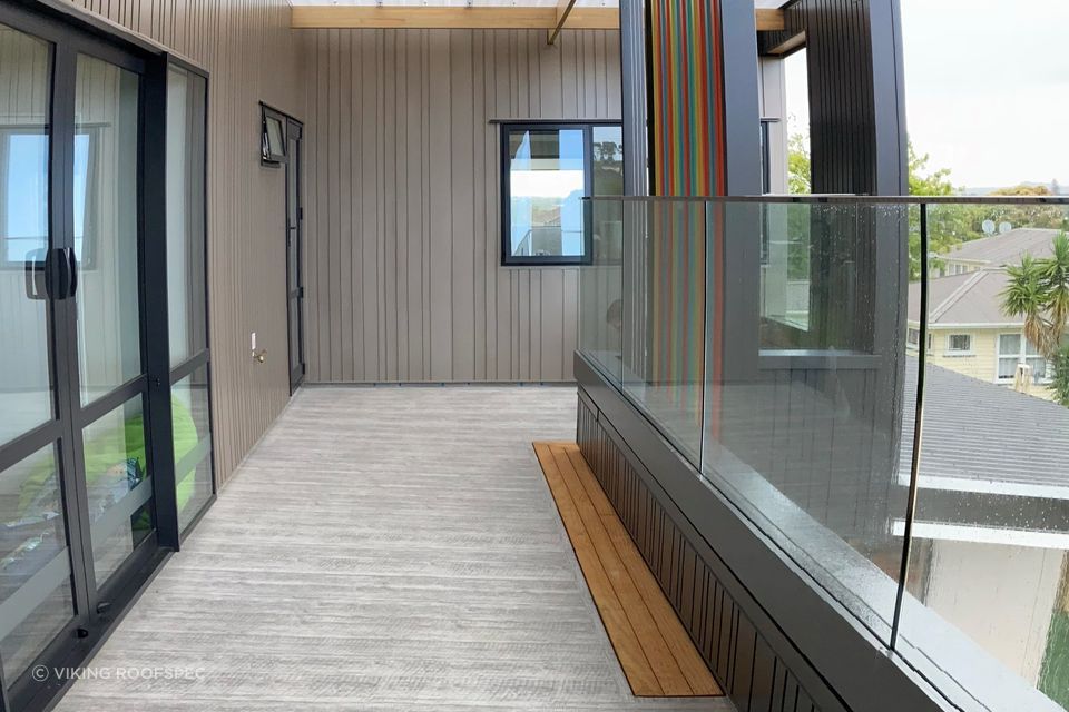 Dec-K-ing is a waterproofing vinyl sheet membrane originally designed in the 1980s for the marine industry, now used in residential and commercial construction projects.