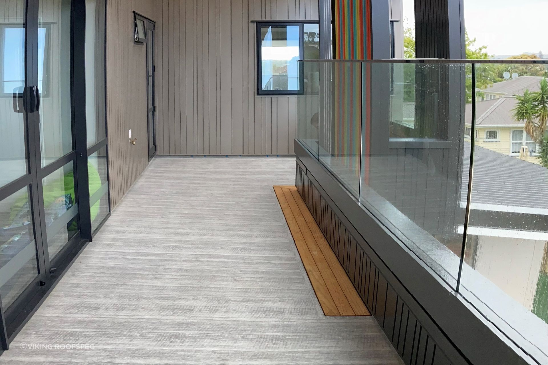 Dec-K-ing is a waterproofing vinyl sheet membrane originally designed in the 1980s for the marine industry, now used in residential and commercial construction projects.