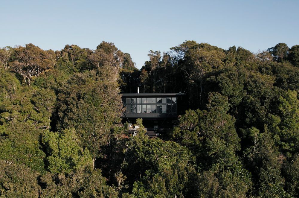 Cloudview Springbrook by Paul Uhlmann Architects | Photography by Nikolas Strugar