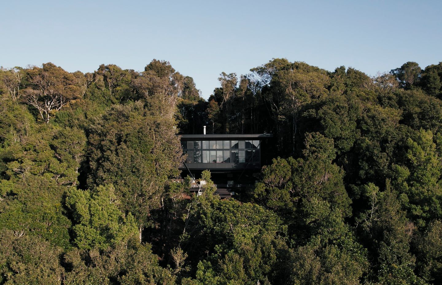 Cloudview Springbrook by Paul Uhlmann Architects | Photography by Nikolas Strugar