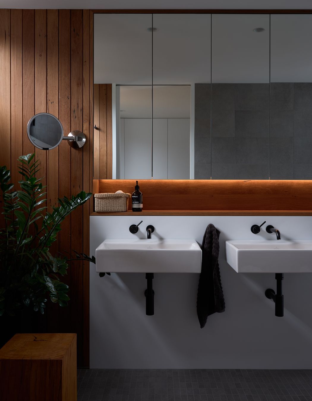 Indirect bathroom lighting