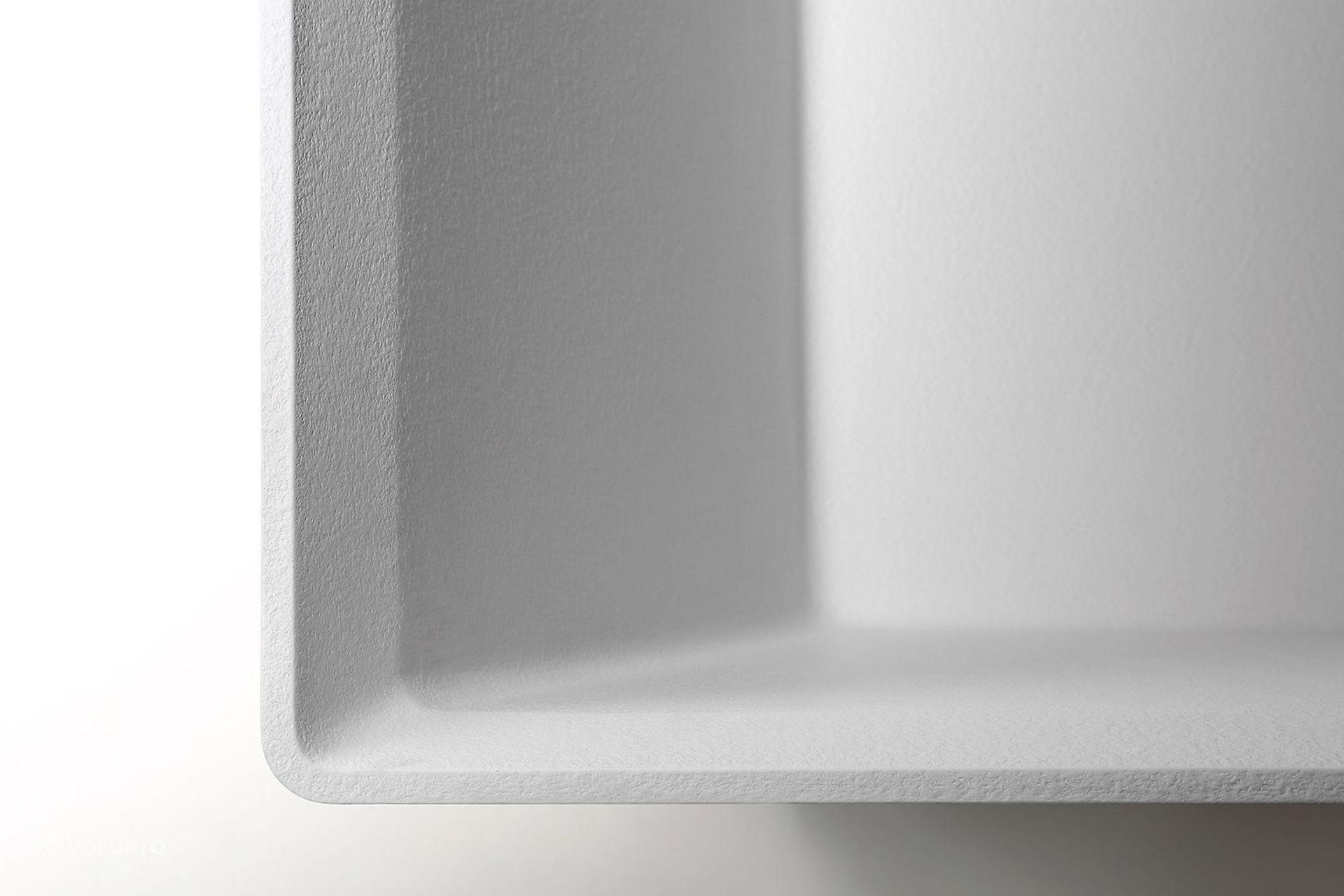 D001white-4.jpg