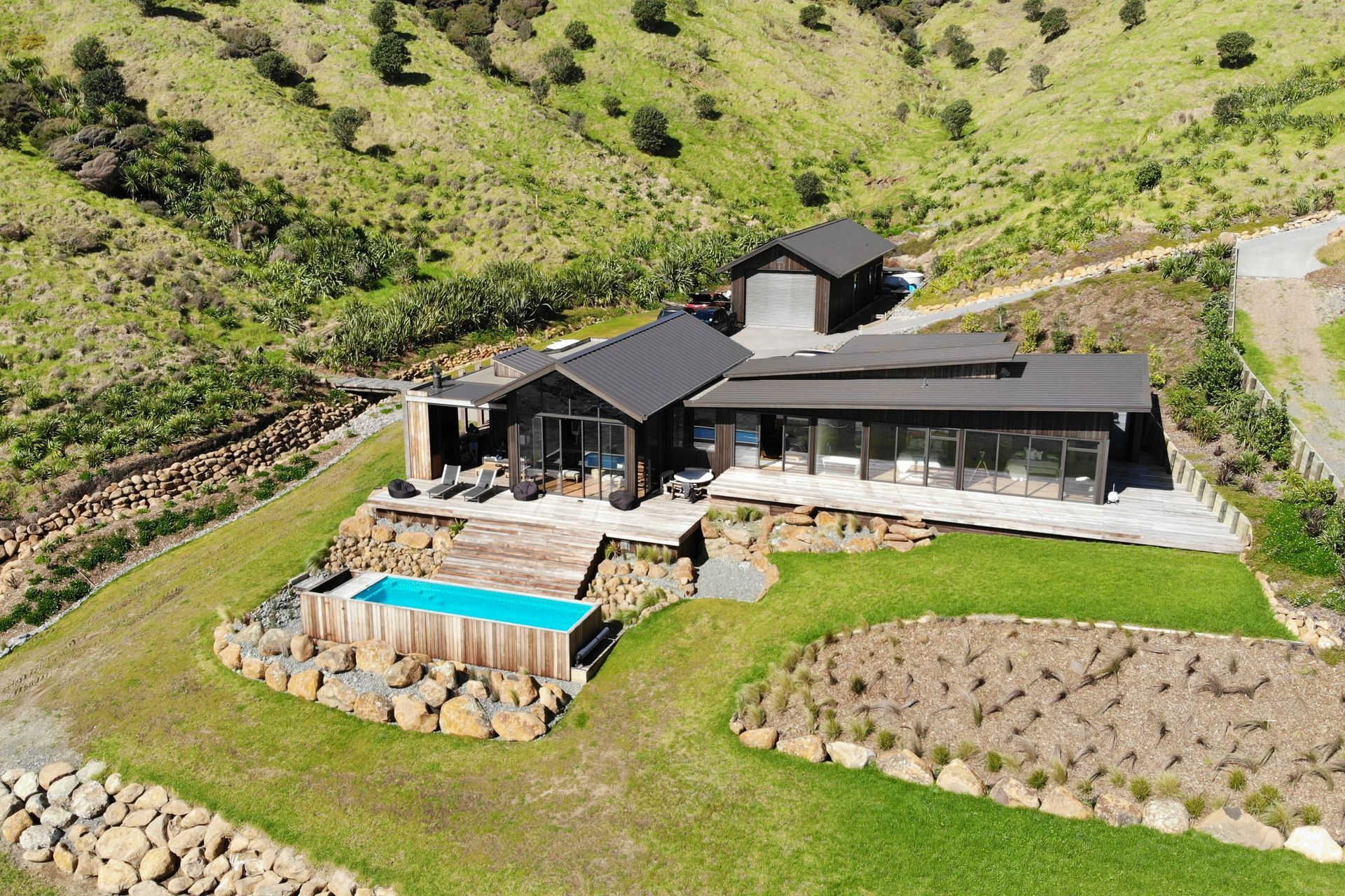 Dimond provided the roofing for both the main house and the boat shed.
