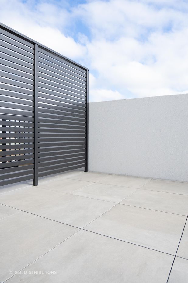 With a core colour palette of 13 unique shades readily stocked, the CMP porcelain collection caters to numerous design styles.