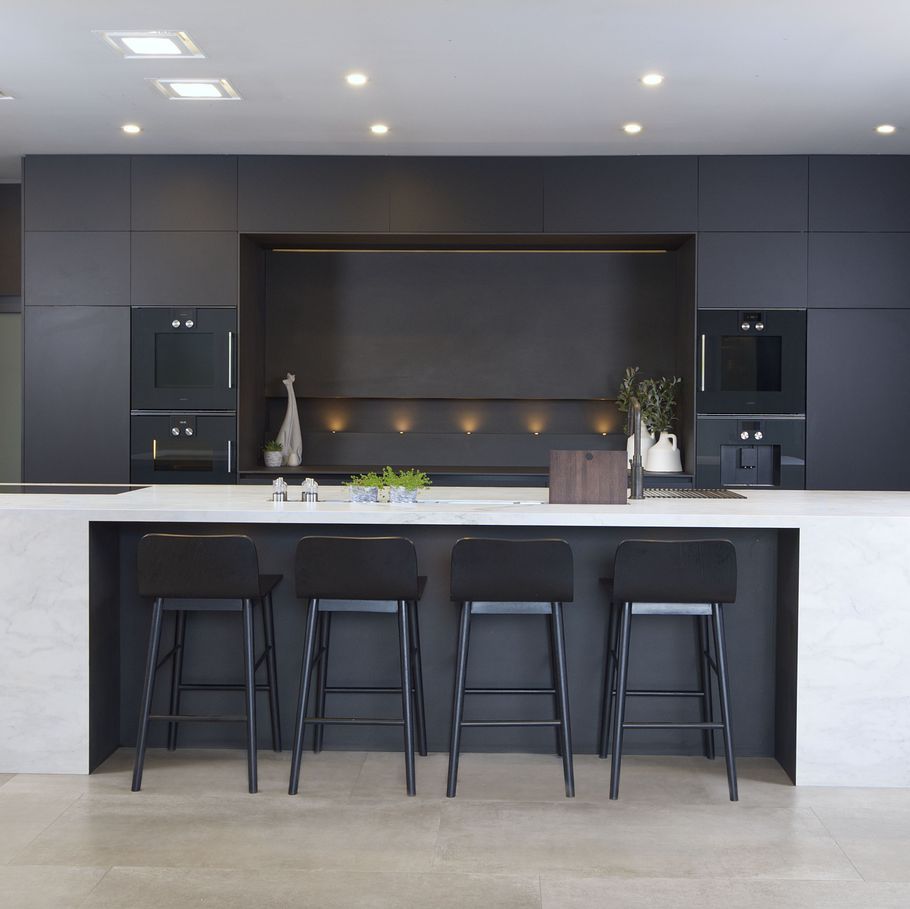 Yin and yang: a guide to light versus dark kitchen design