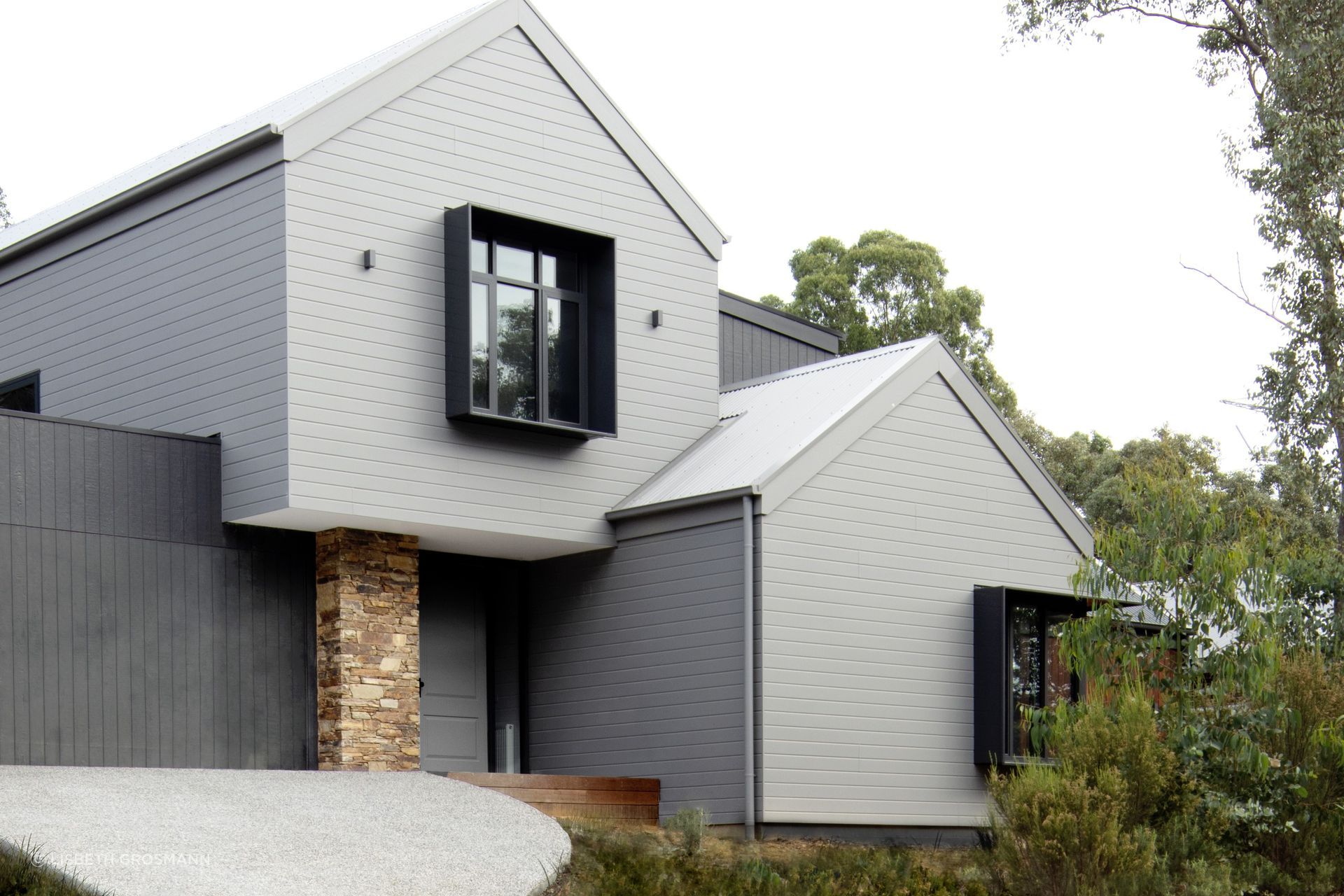 Heka Hoods is the world's first one-piece awning system, designed and manufactured in Australia.