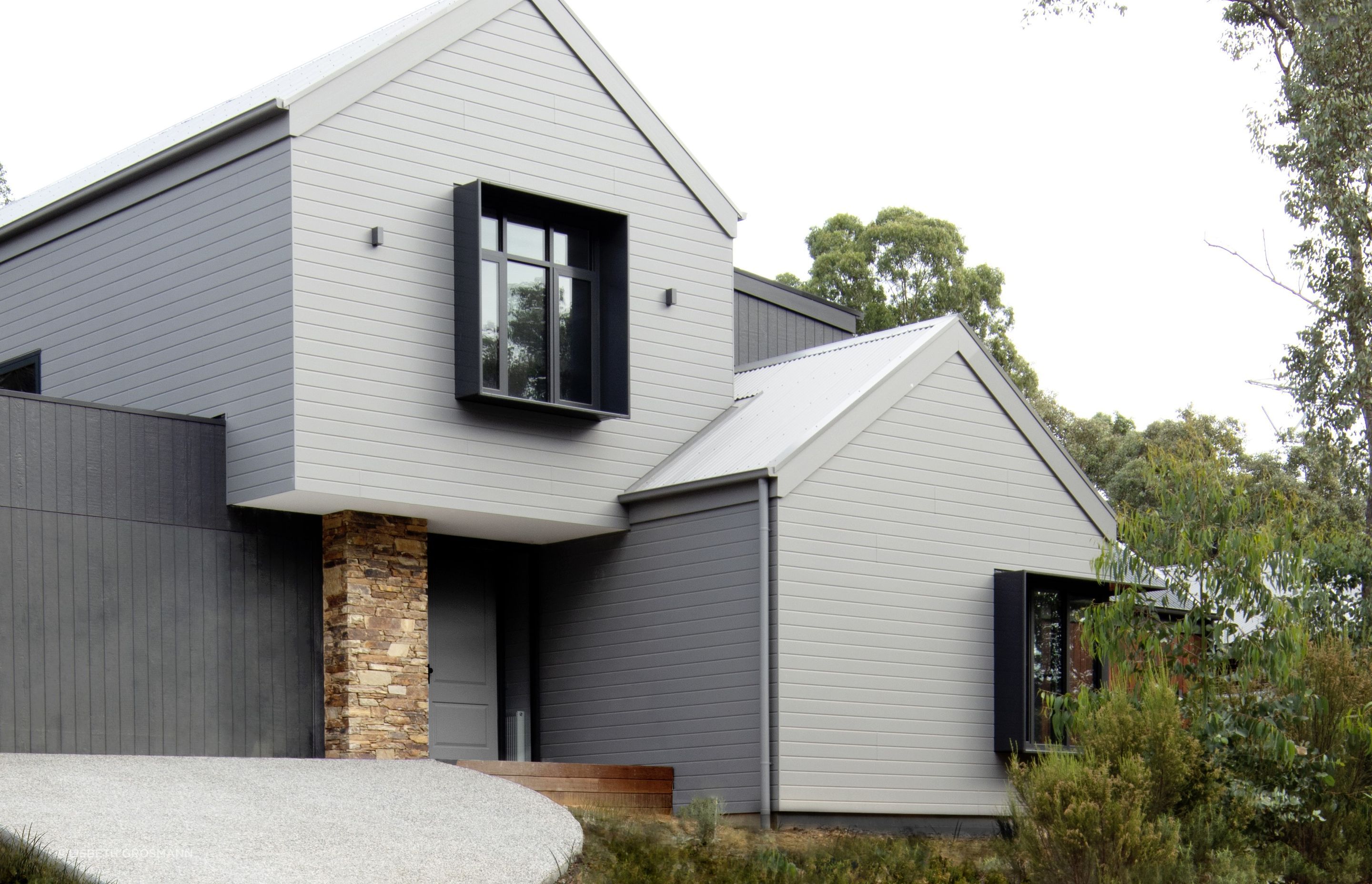 Heka Hoods is the world's first one-piece awning system, designed and manufactured in Australia.
