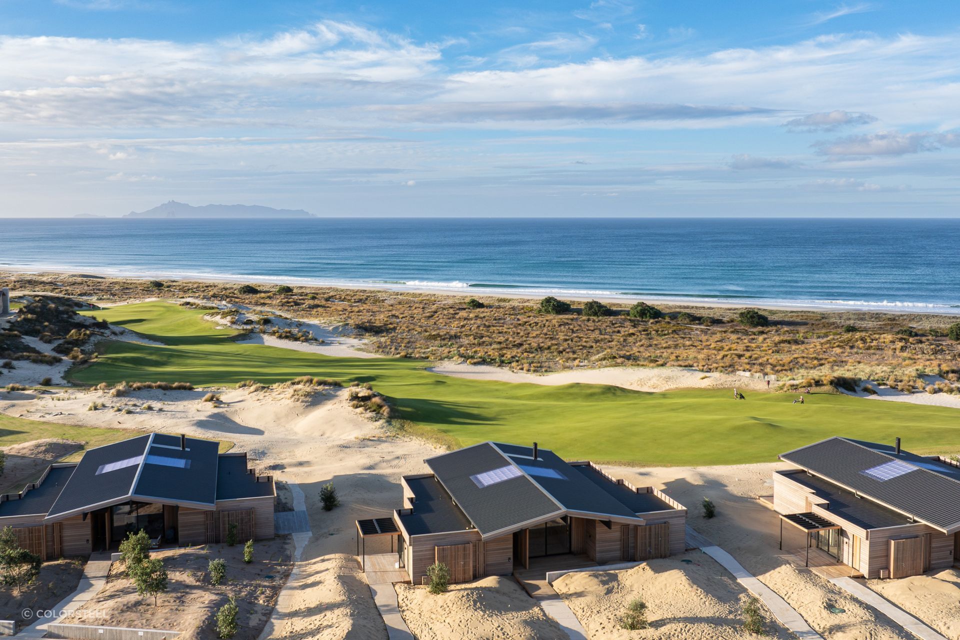 The Te Arai villas at Te Arai Links feature COLORSTEEL's Legacy profile roofing in Thunder Grey.