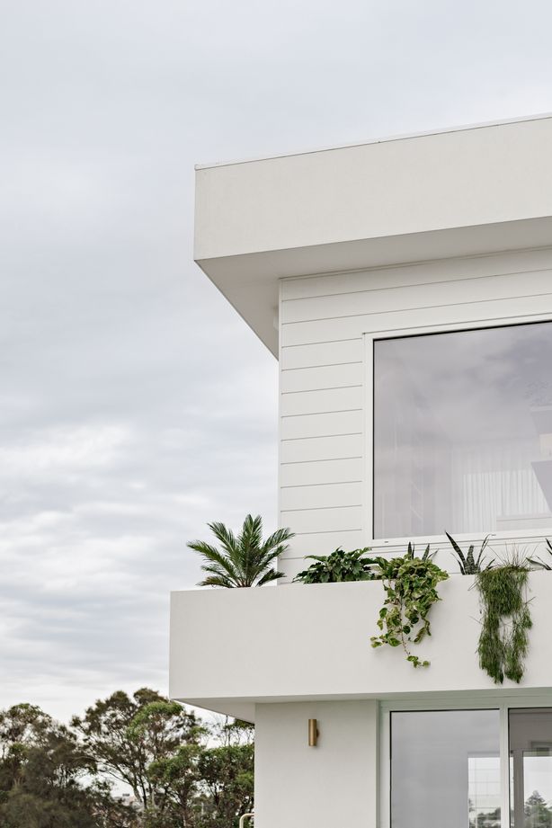 DecoClad Shadowline finished in simple, yet stunning DecoCoat Flat White colour.