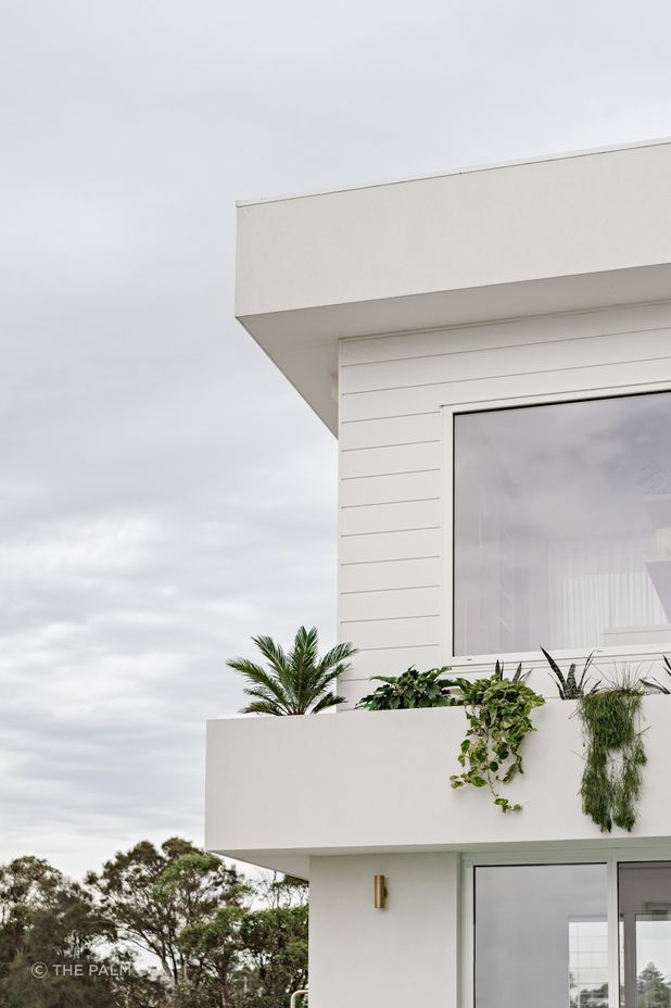 DecoClad Shadowline finished in simple, yet stunning DecoCoat Flat White colour.