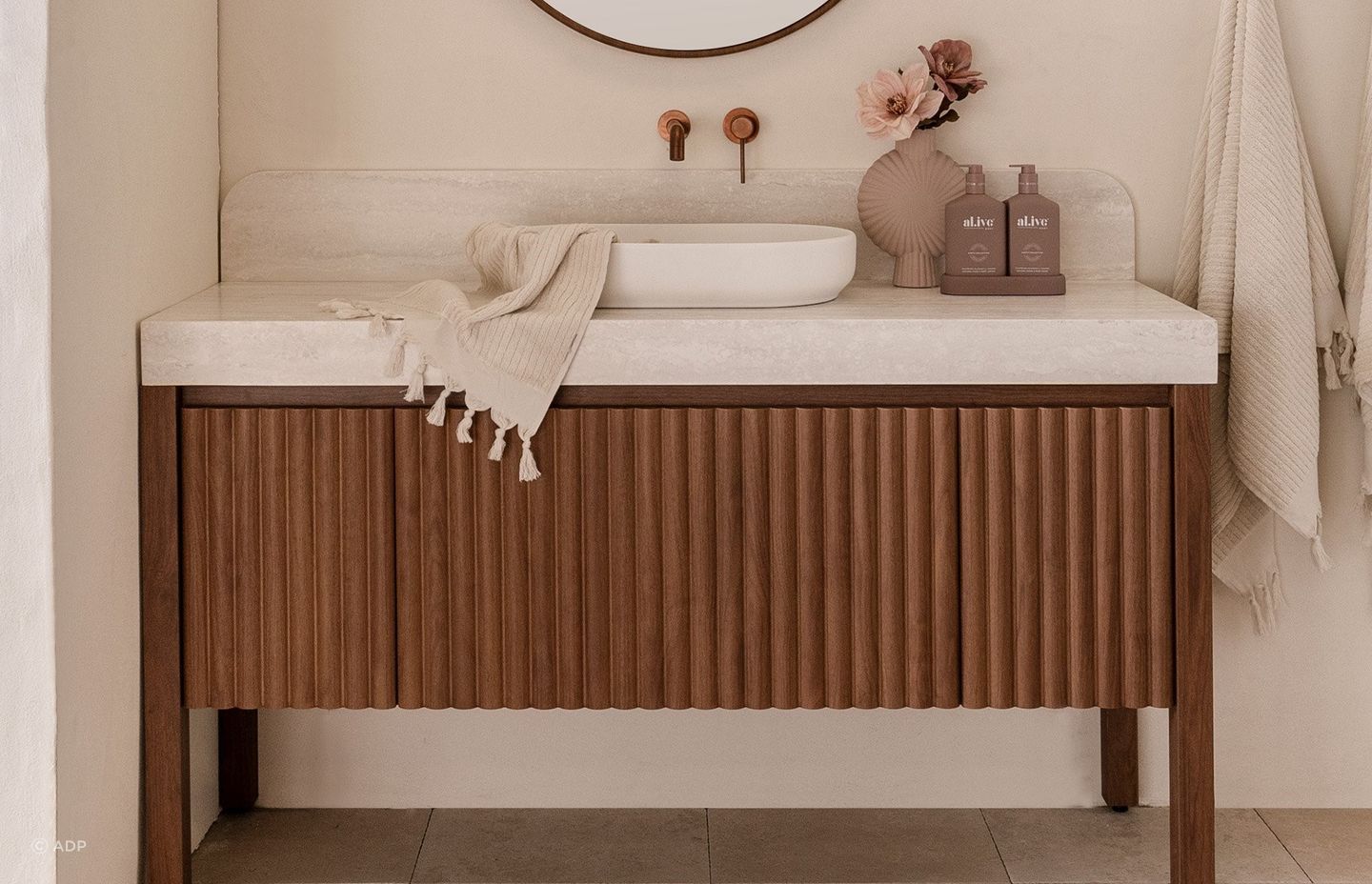 The Harper Vanity with Legs is the culmination of a stunning design collaboration between renowned interior designers Alisa and Lysandra.