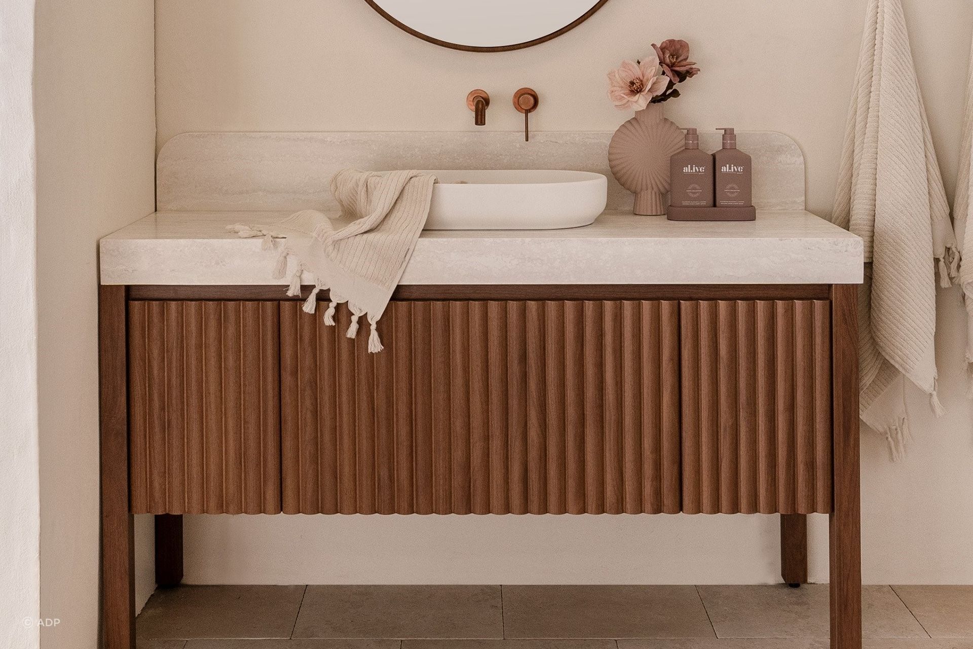 The Harper Vanity with Legs is the culmination of a stunning design collaboration between renowned interior designers Alisa and Lysandra.